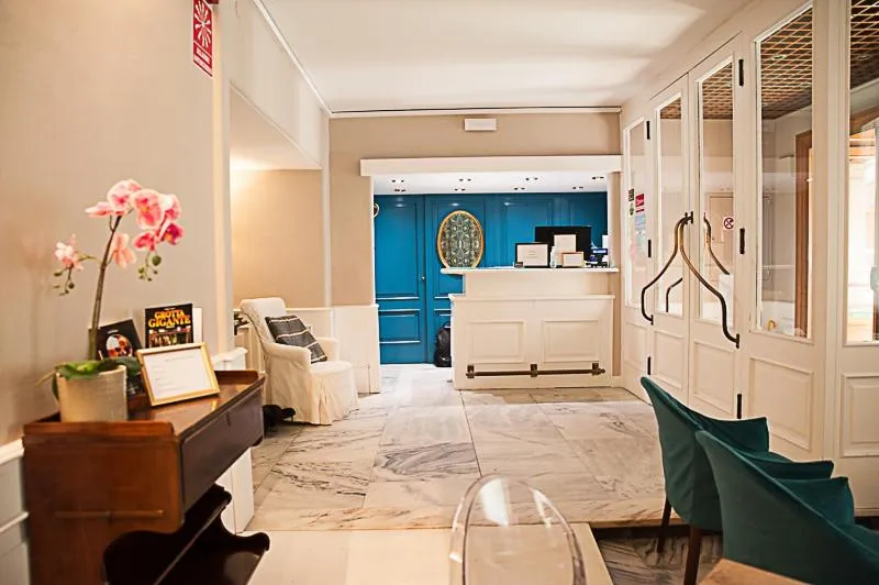 Seating area in Hotel Bristol