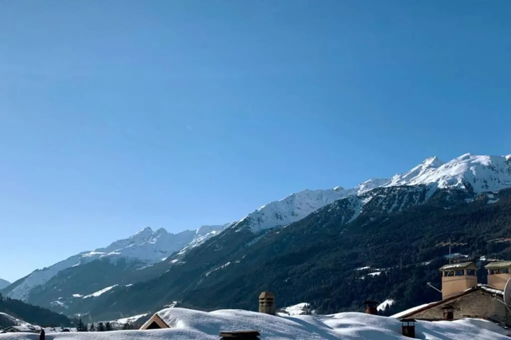 Mountain view in Mansarda D&D Bormio