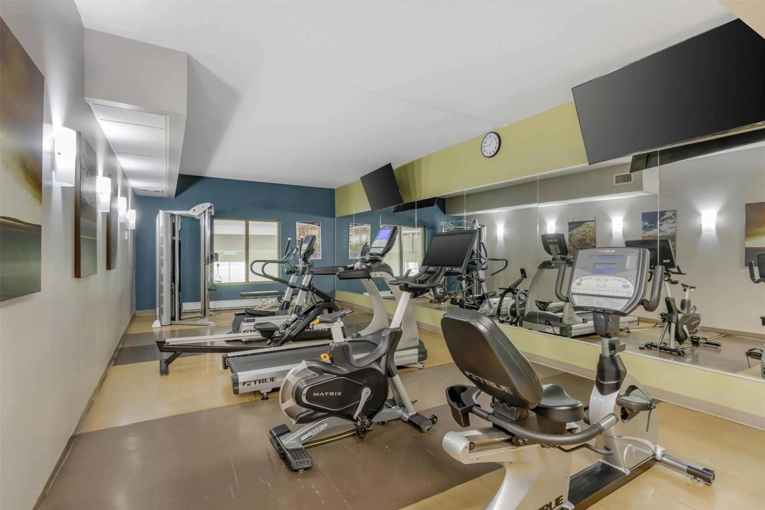 Fitness centre/facilities in Best Western Plus Winnipeg West