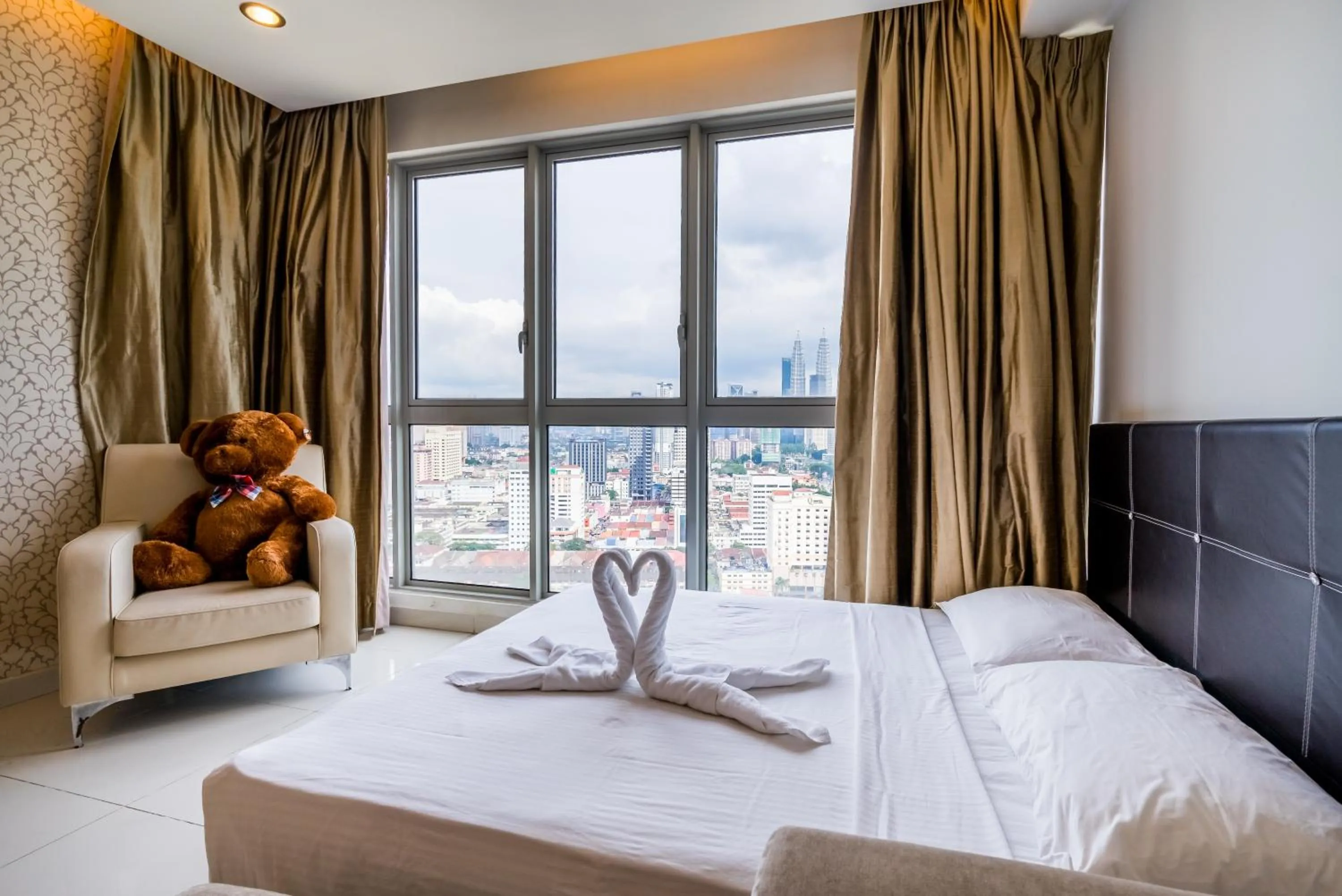 Wonderful KLCC View at Regalia Suites