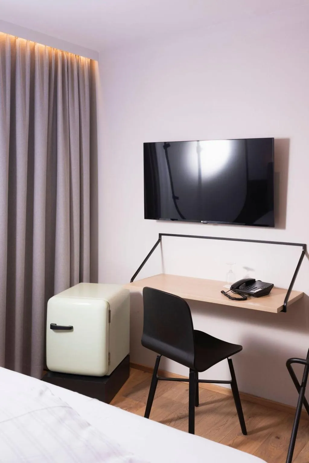 Photo of the whole room, Bed in Stadthotel Goldenes Schiff