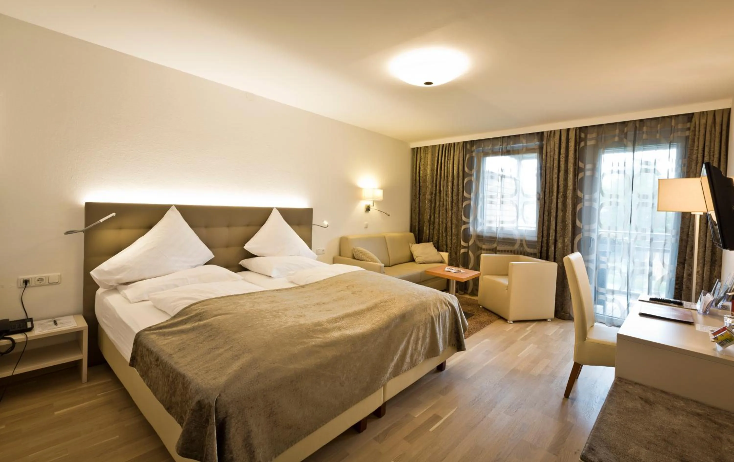 Photo of the whole room, Bed in Stadthotel Goldenes Schiff