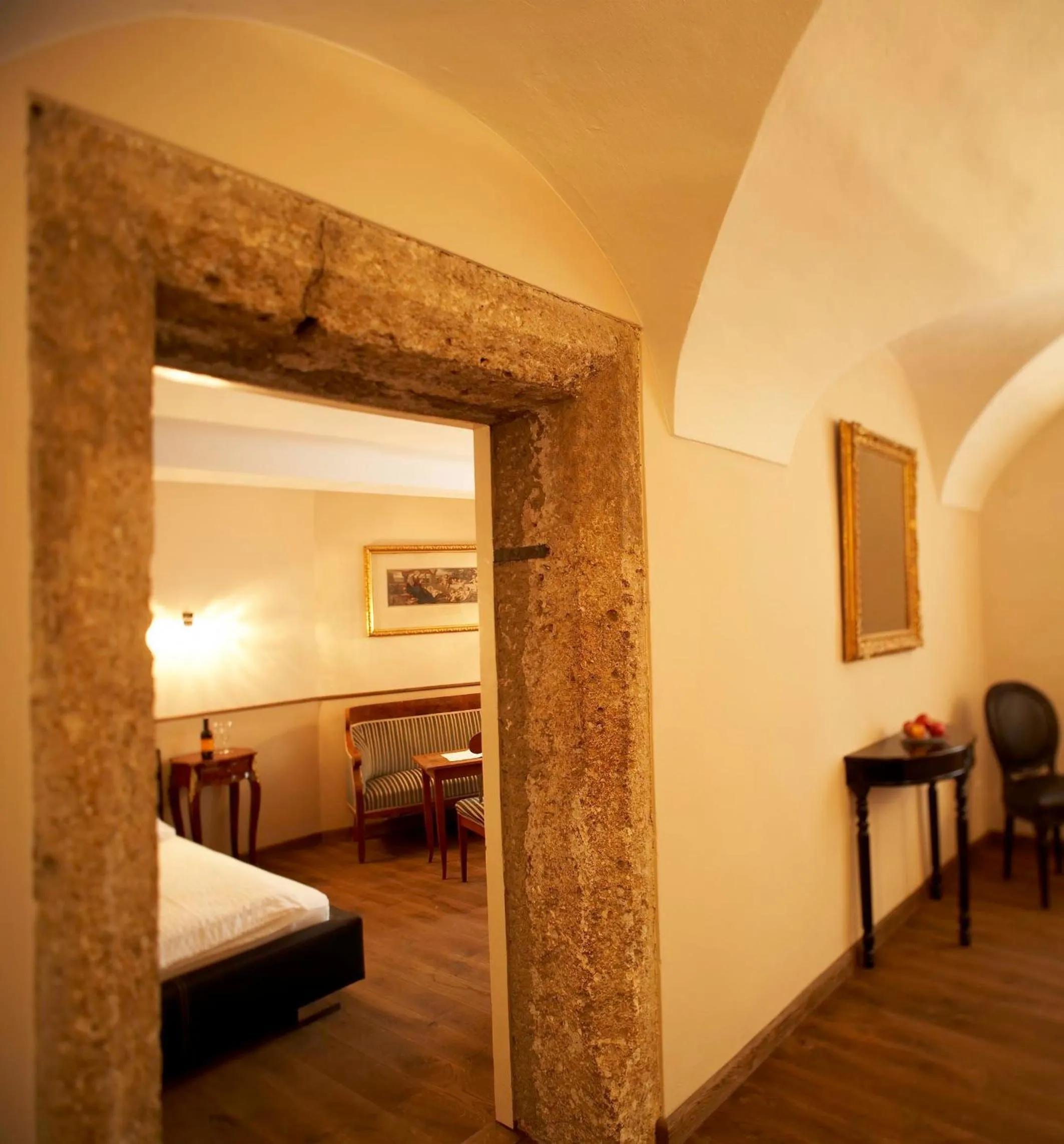 Decorative detail, Bed in Altstadthotel Kasererbräu