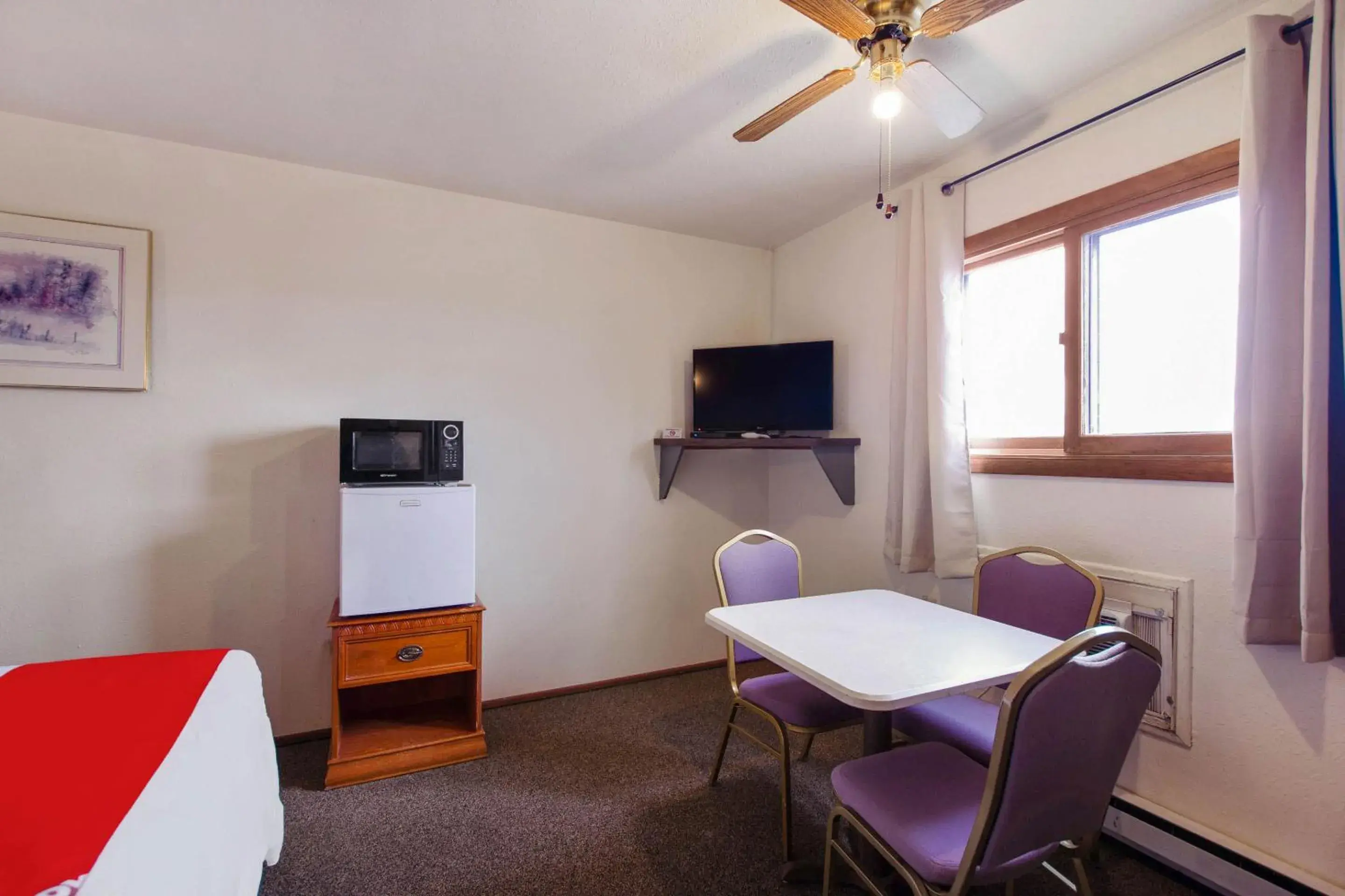 King Room in OYO Hotel Cheyenne Wells - US 40 King Room in OYO Hotel Cheyenne Wells - US 40