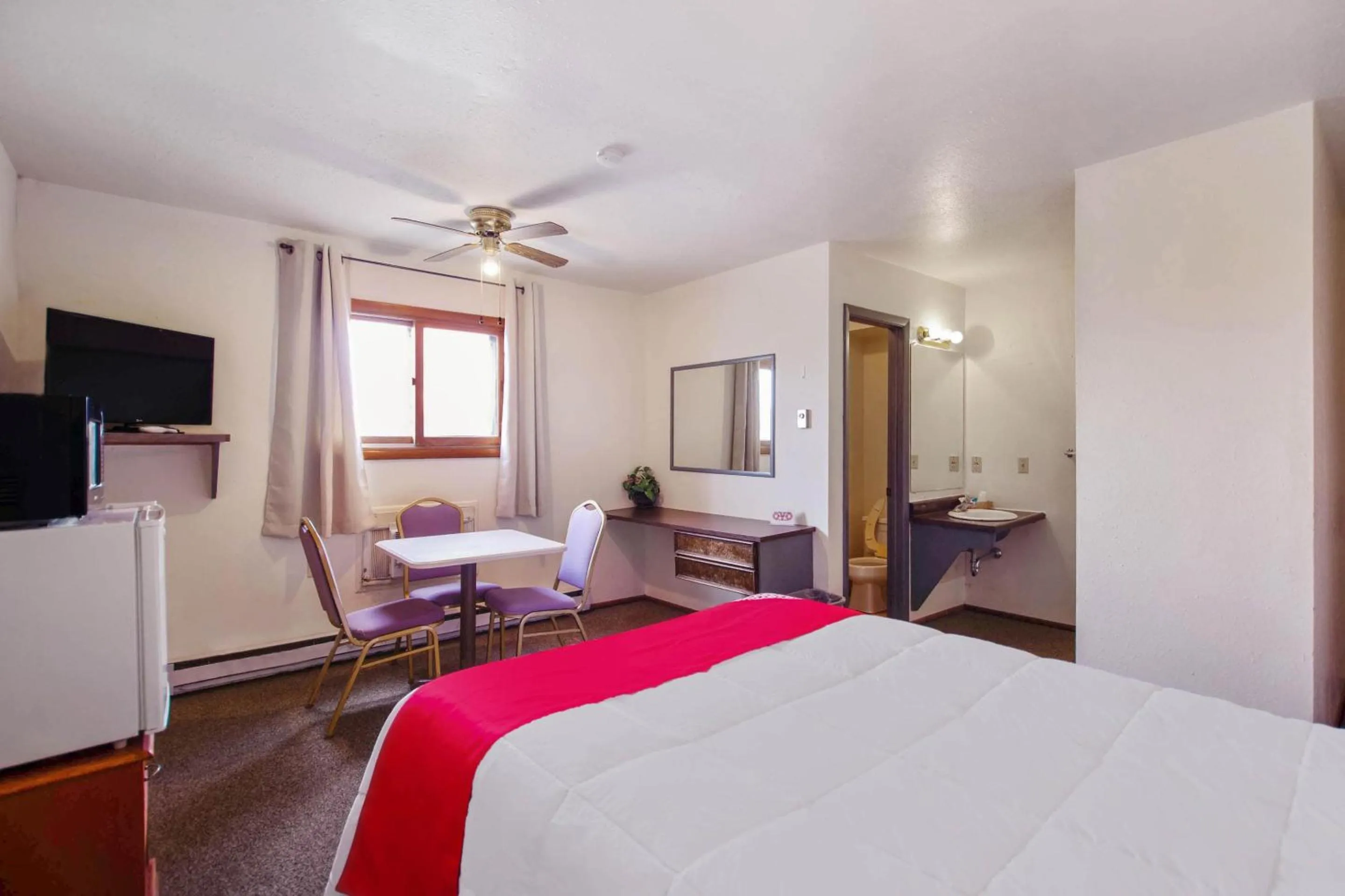 Bedroom, Bed in OYO Hotel Cheyenne Wells - US 40