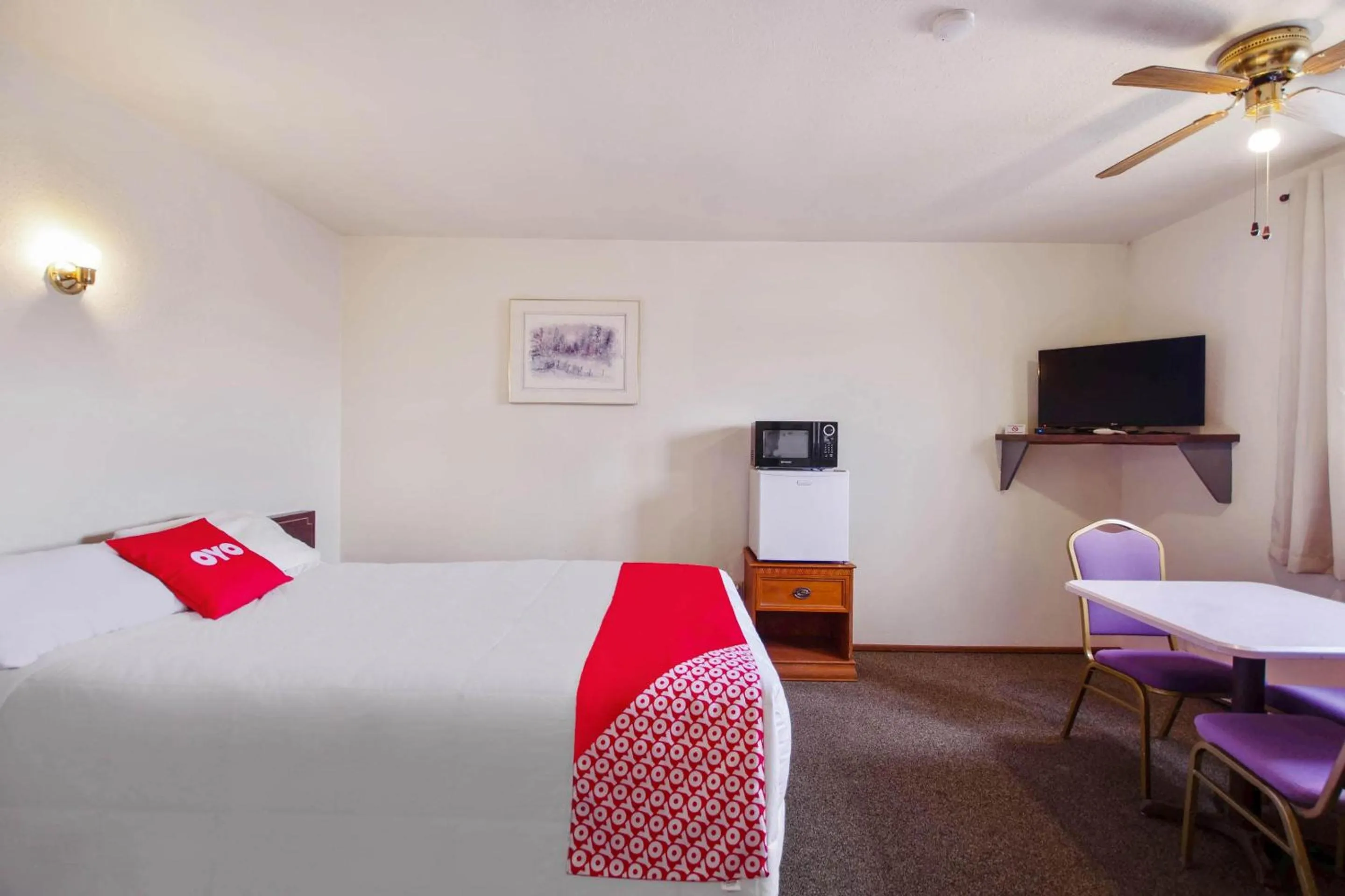 Bedroom, Bed in OYO Hotel Cheyenne Wells - US 40