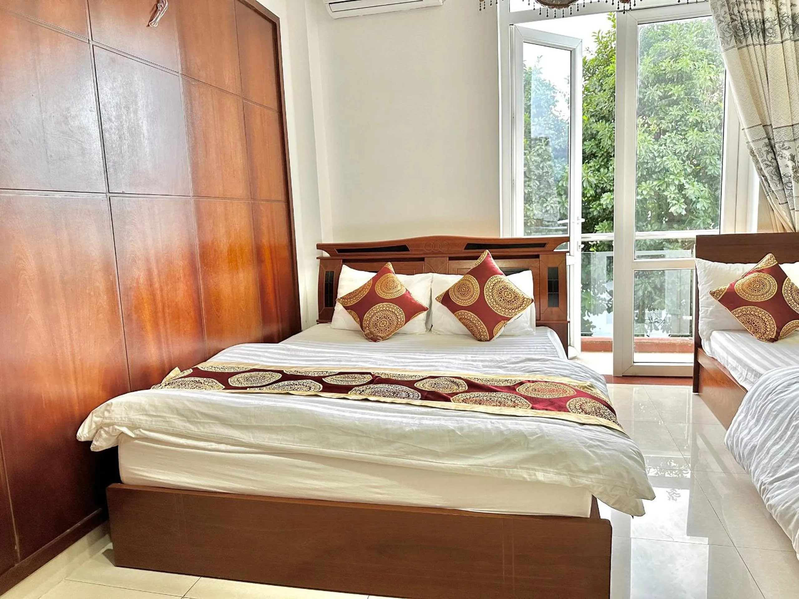 Bed in Hoàng Anh hotel