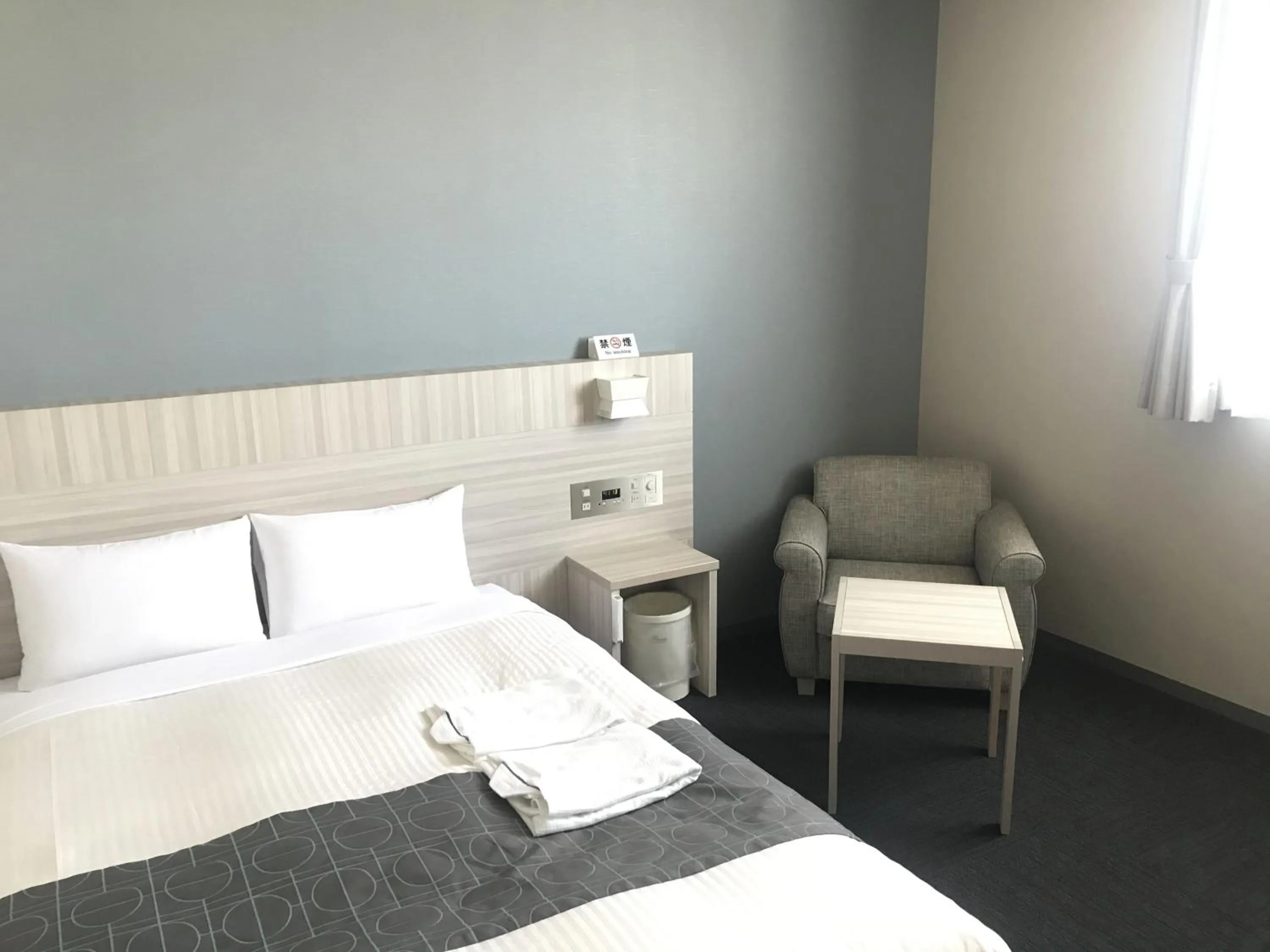 Photo of the whole room, Bed in Sunrise Choshi