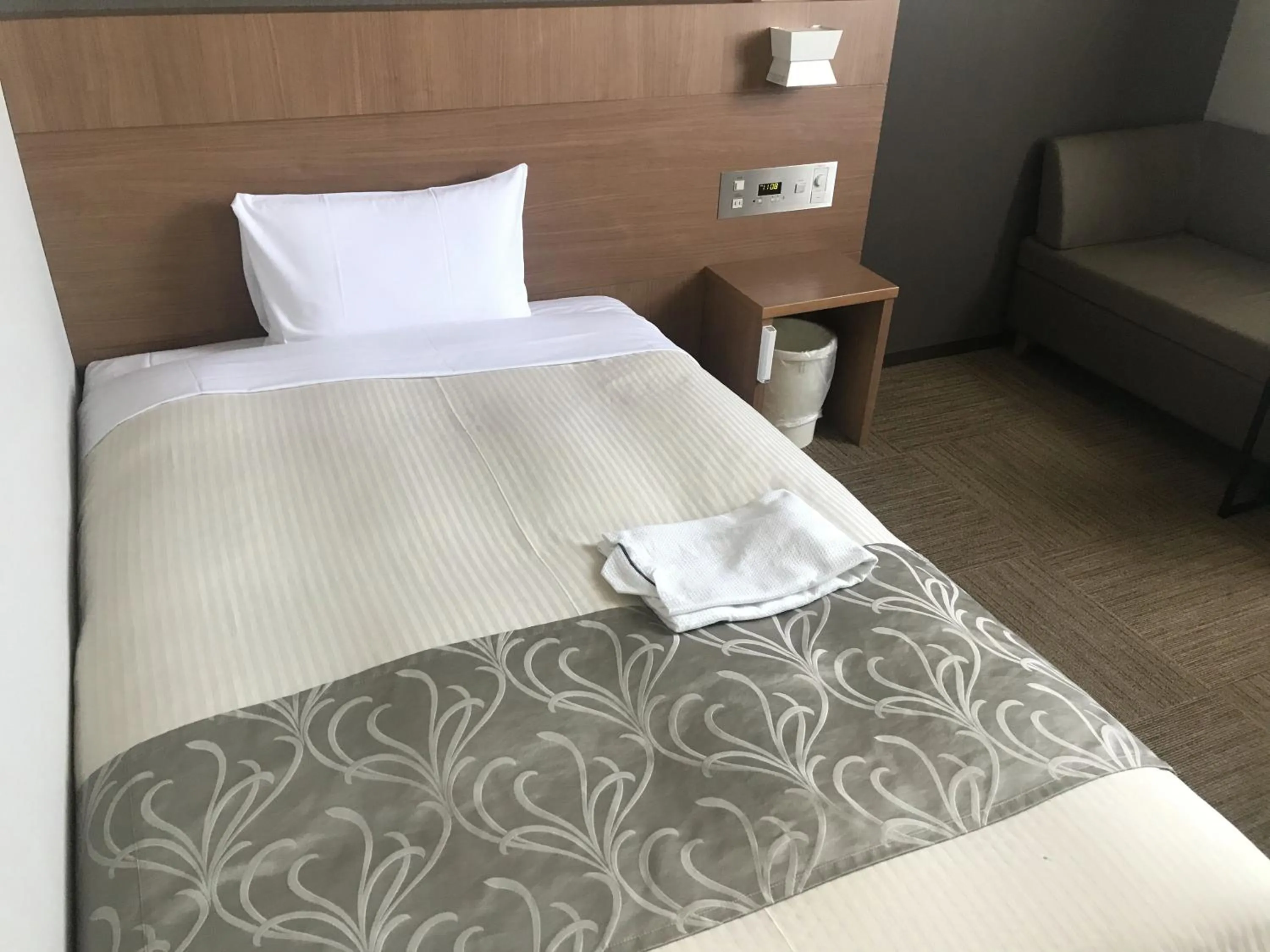 Photo of the whole room, Bed in Sunrise Choshi