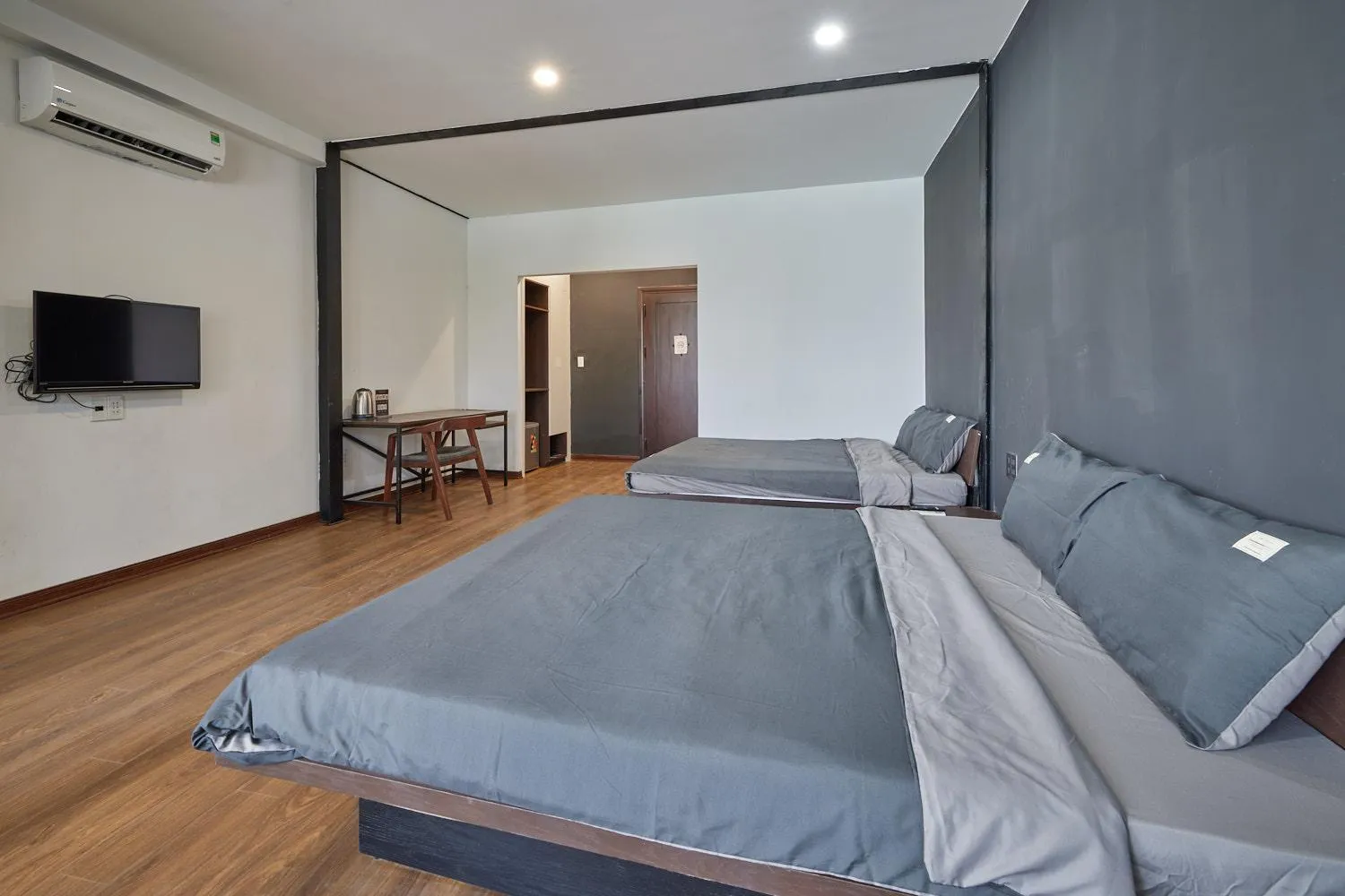 Bed in The Garden Capsule Hotel