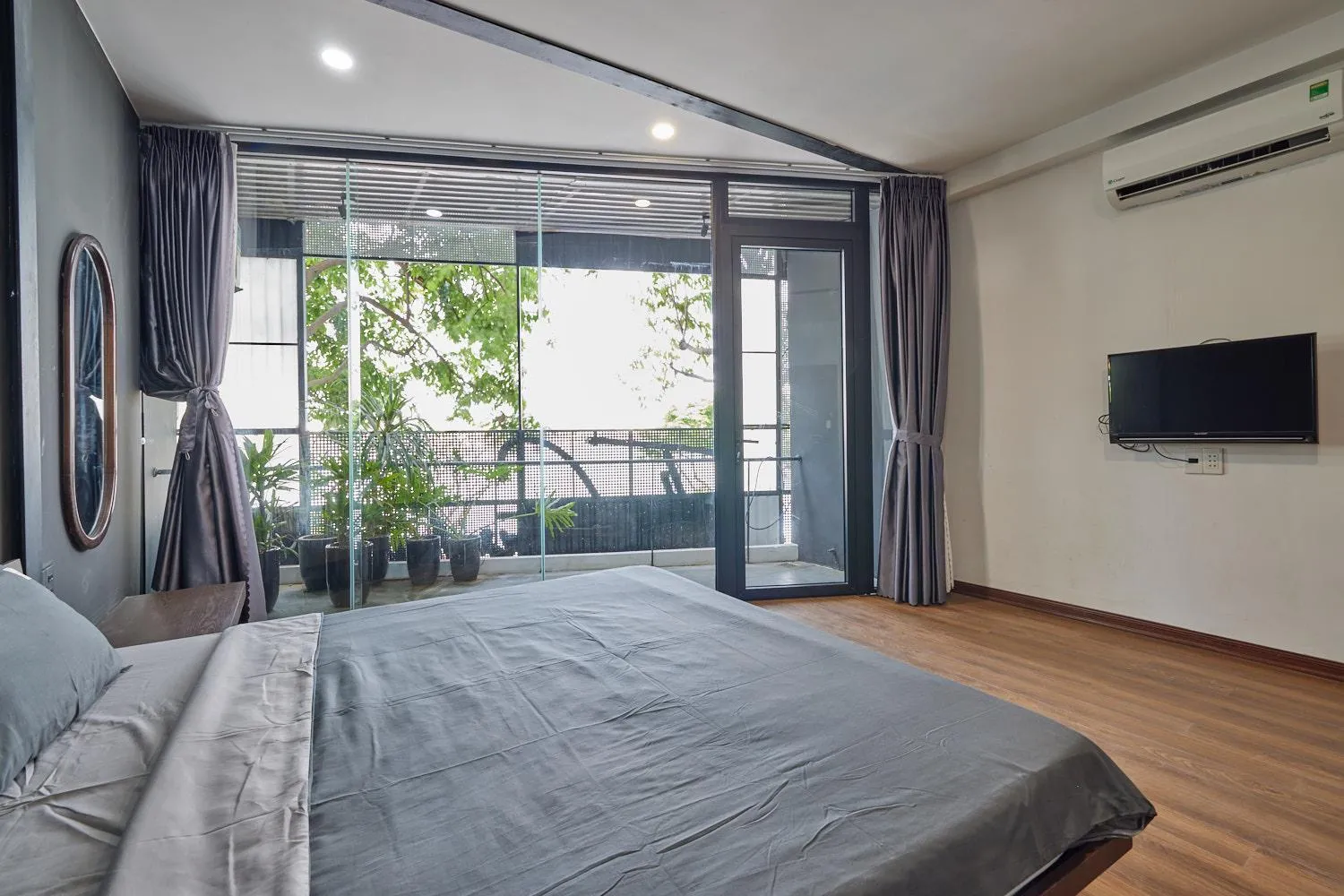 Bed in The Garden Capsule Hotel