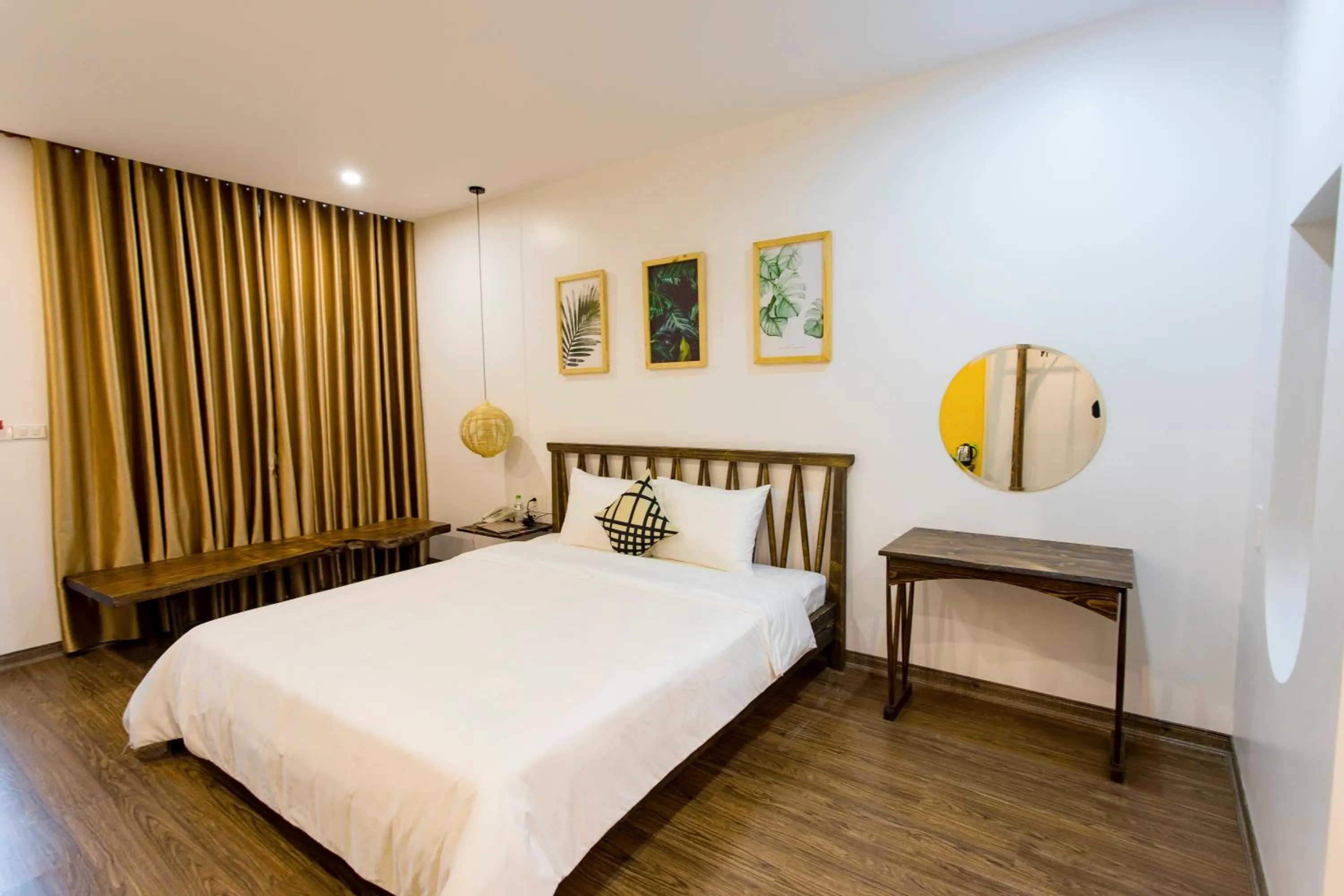 Photo of the whole room, Bed in Life Boutique Hotel