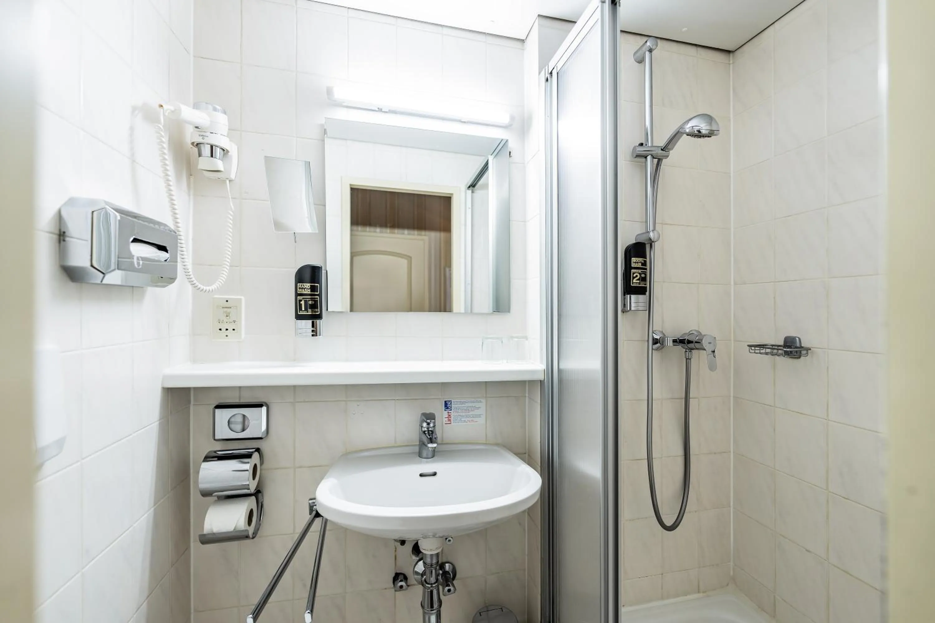 Shower in Hotel Pension Baronesse