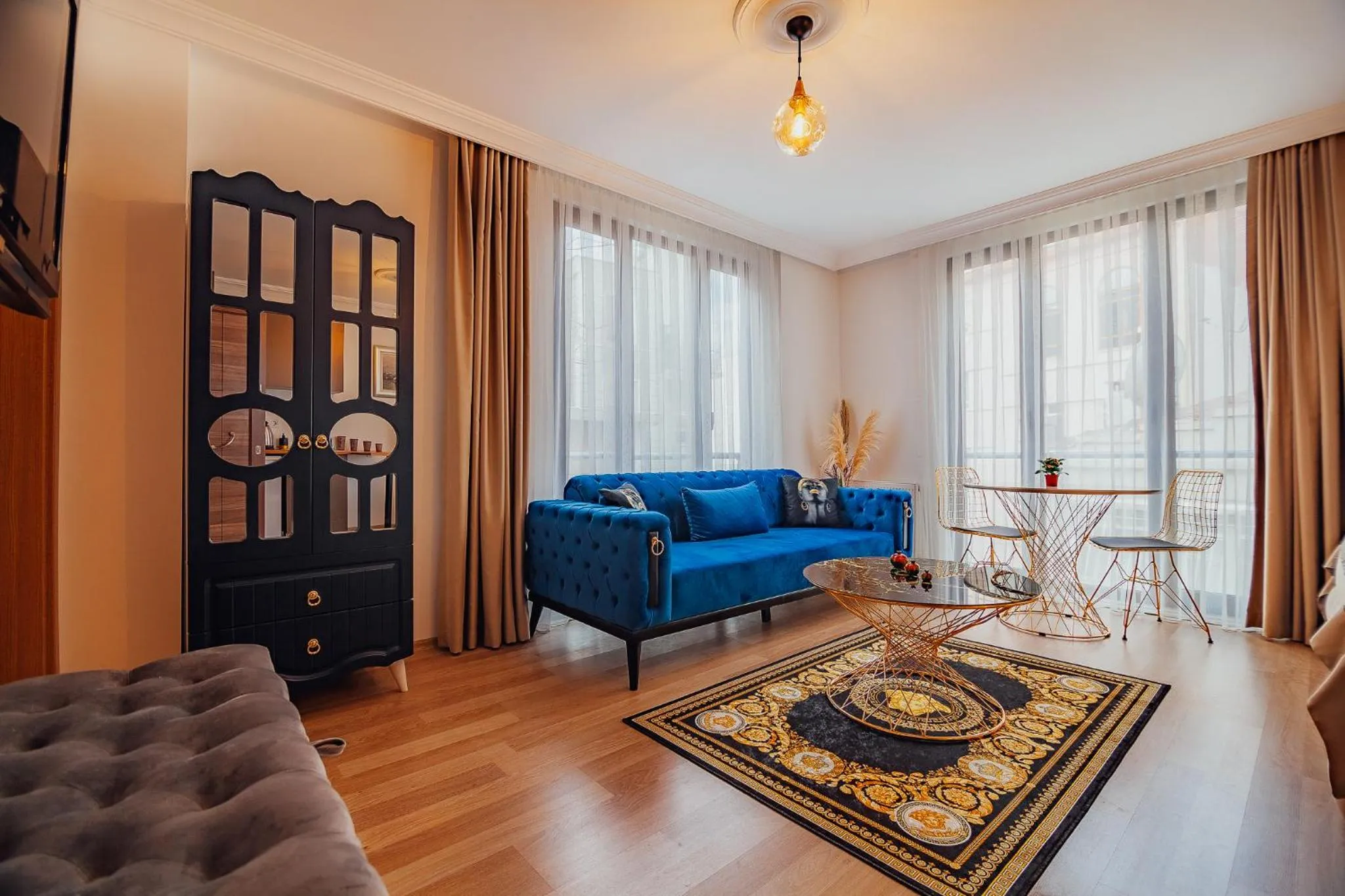 Seating area in Taksim Wonder Suites