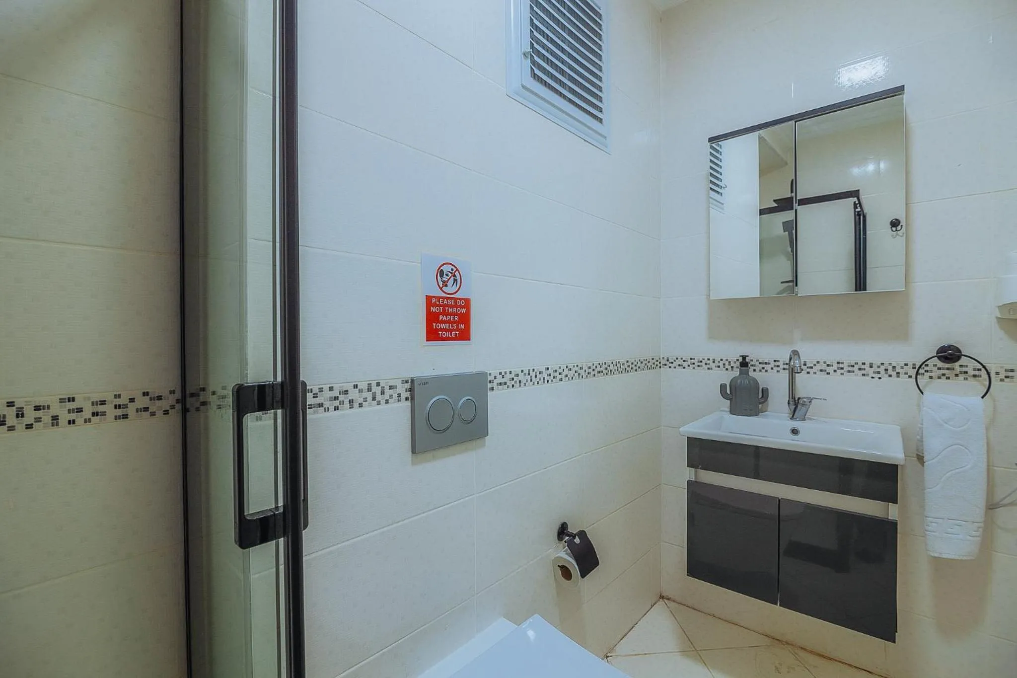 Shower in Taksim Wonder Suites