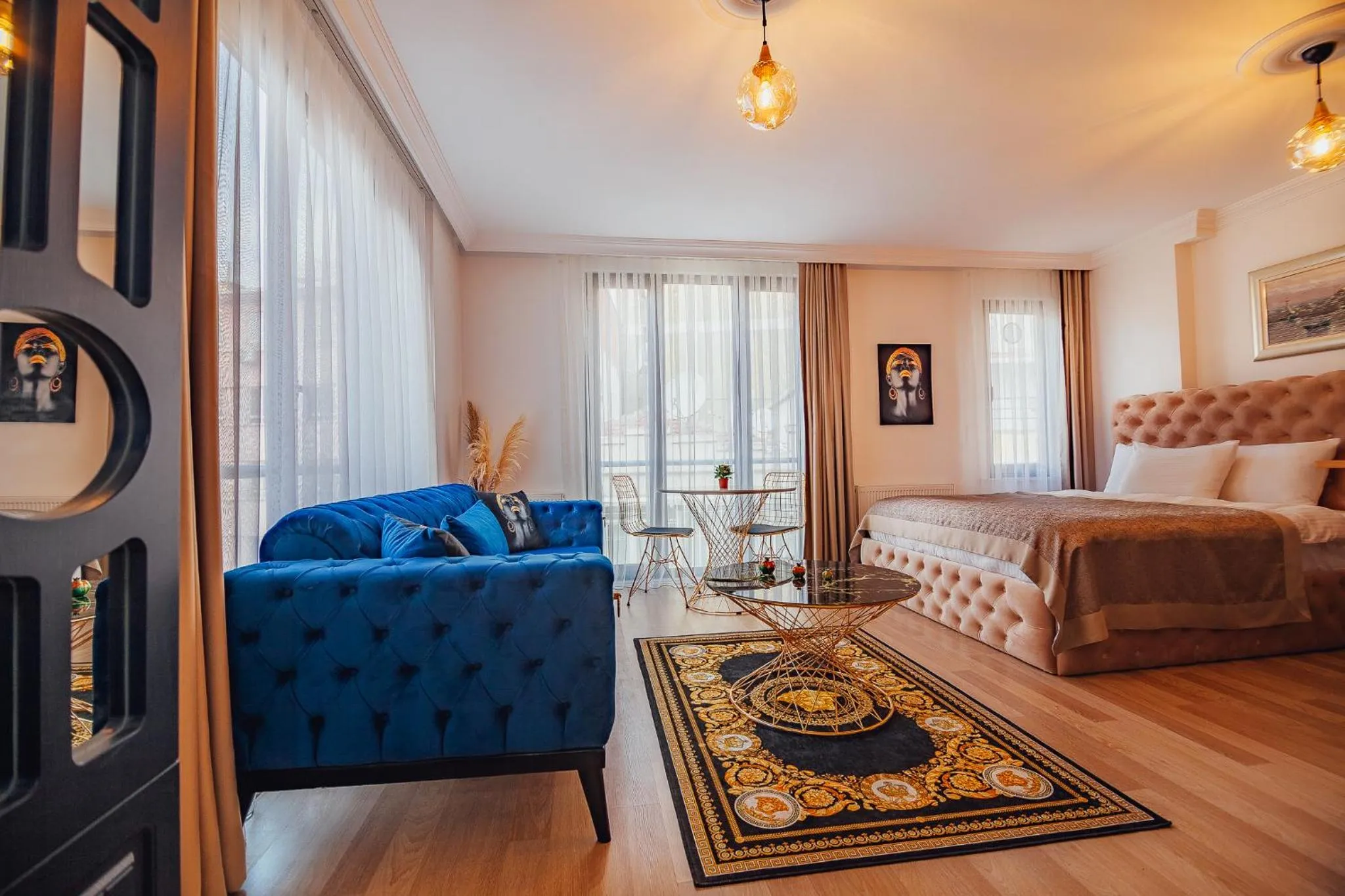 Seating area, Bed in Taksim Wonder Suites