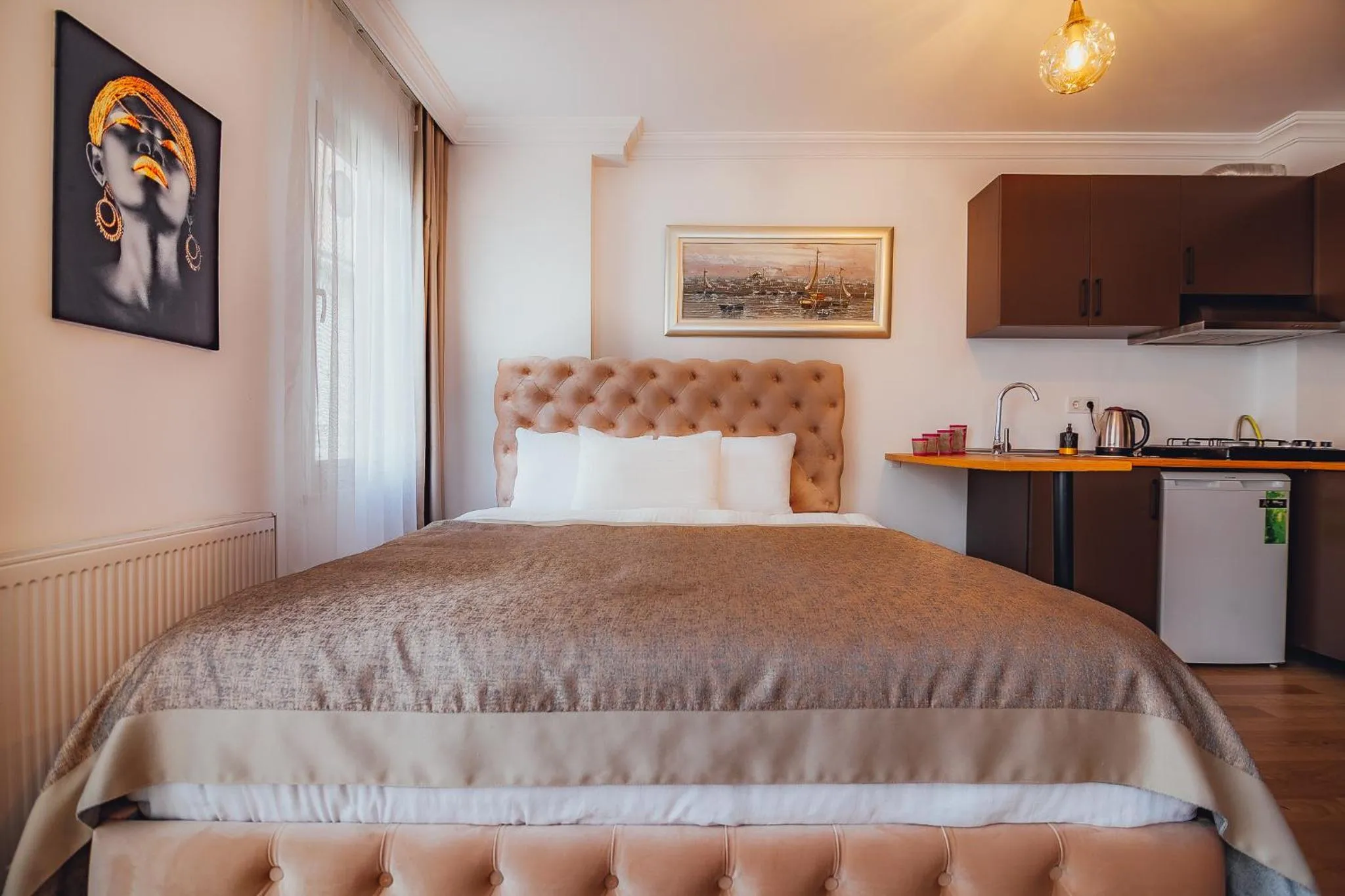 Bed in Taksim Wonder Suites