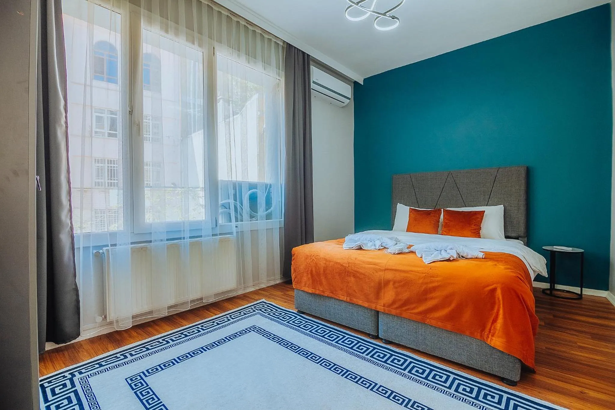 Bed in Taksim Wonder Suites