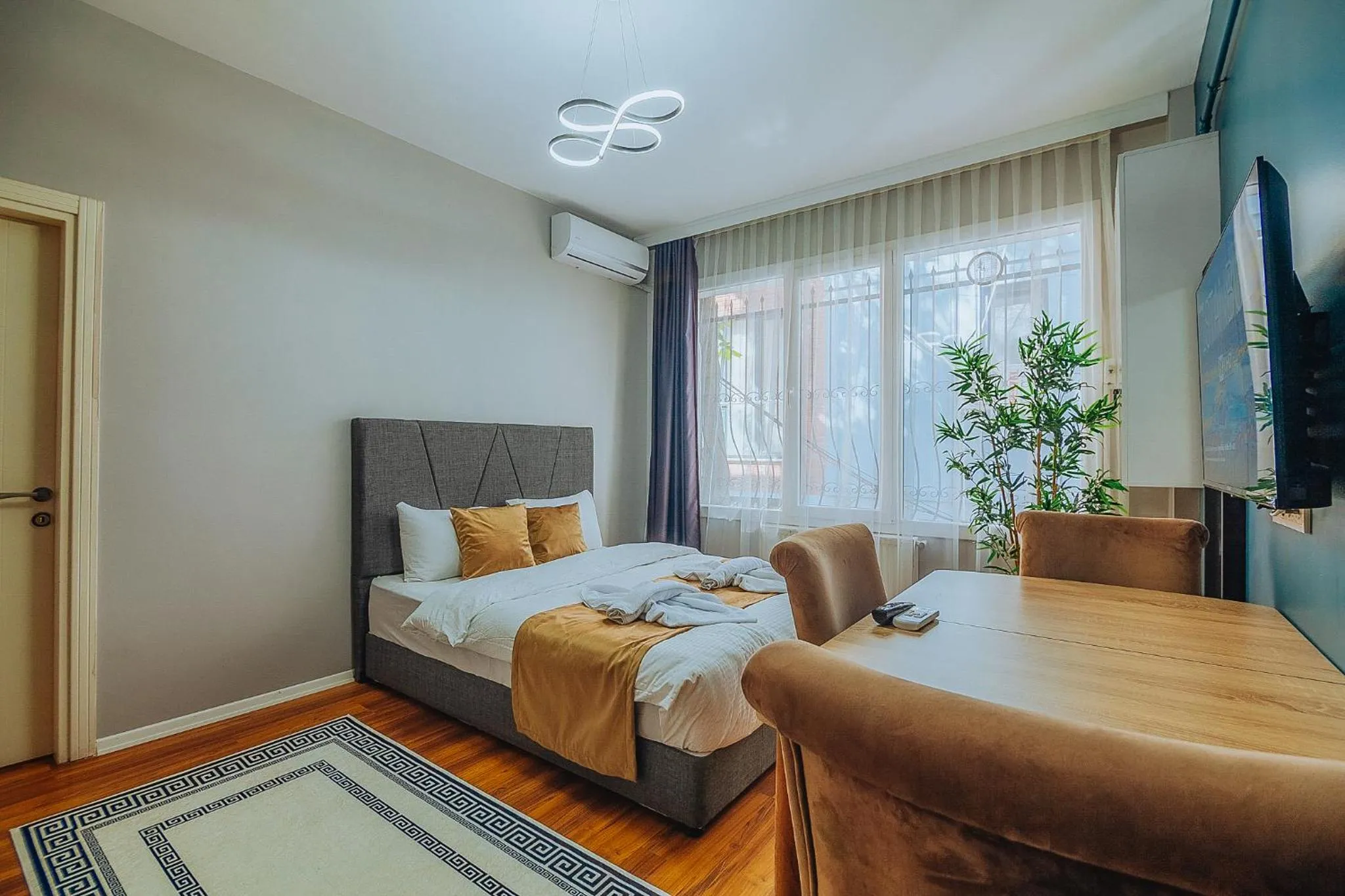 Bed in Taksim Wonder Suites