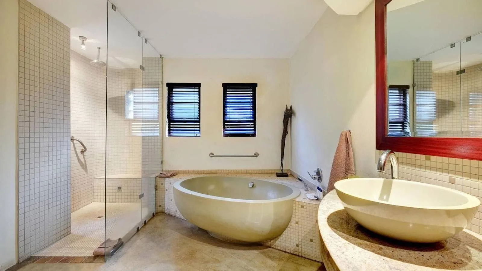 Shower in Zebula Boutique Hotel