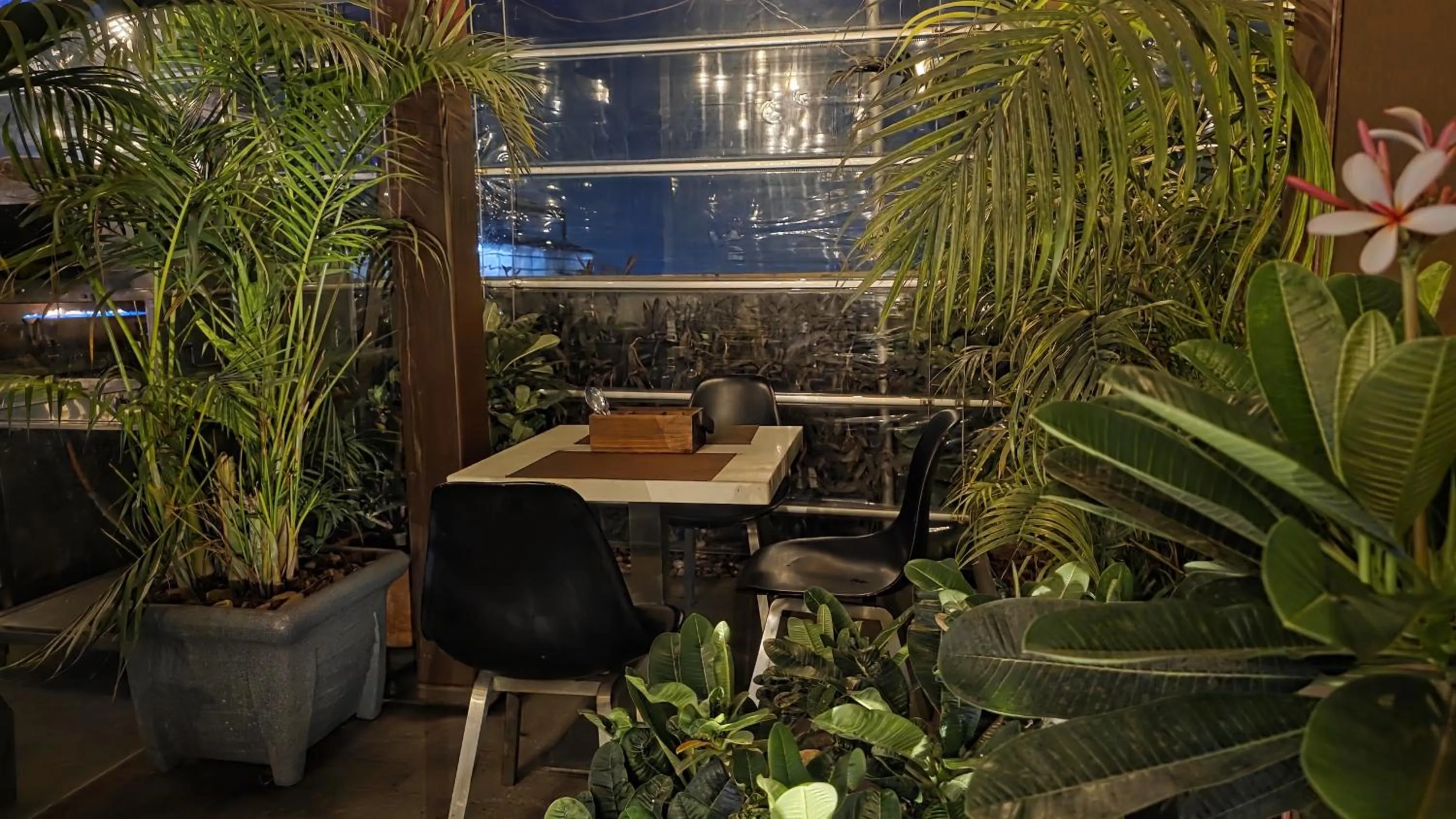 Restaurant/places to eat in Morvee Hotels Durgapur