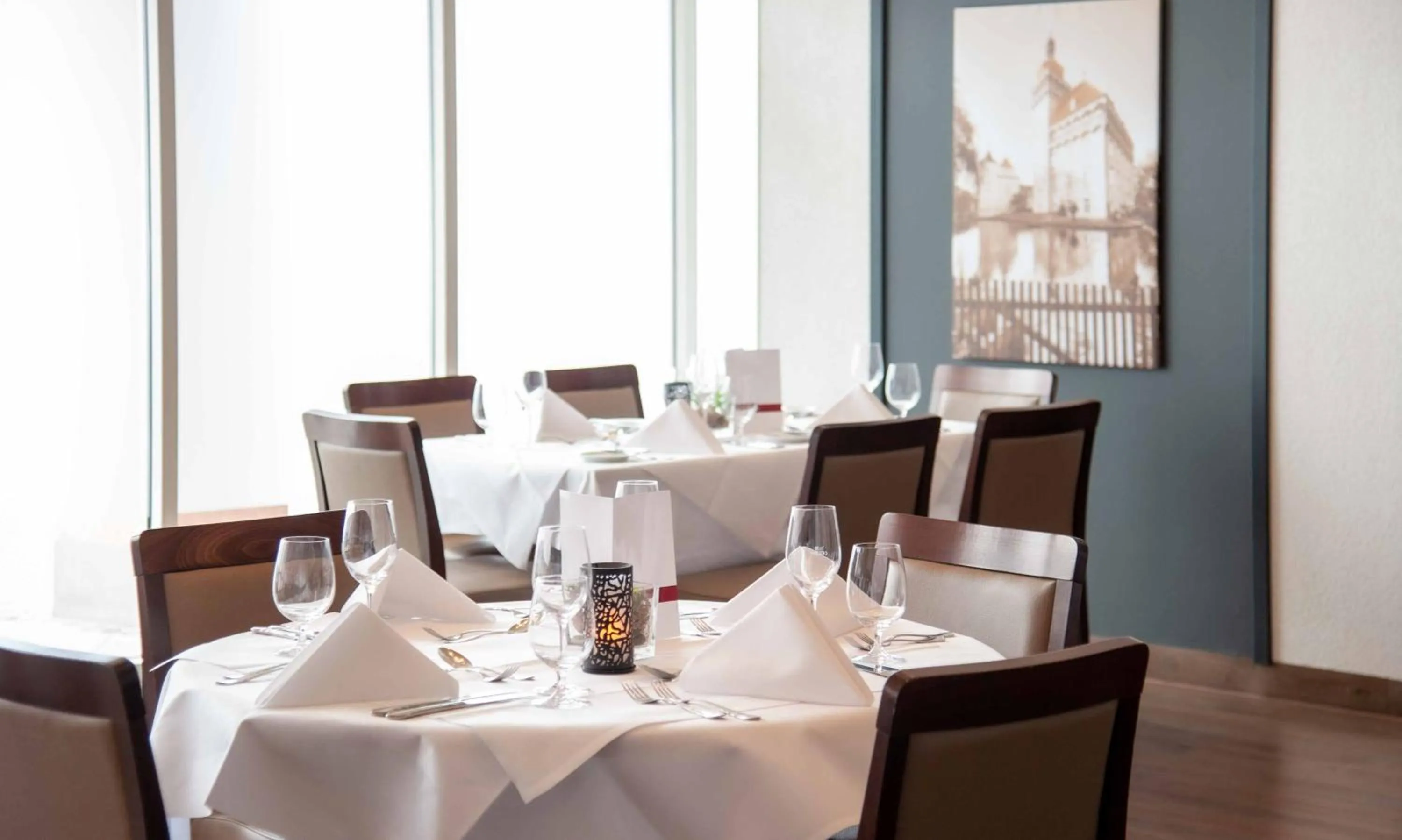 Restaurant/places to eat in Hotel Metropol