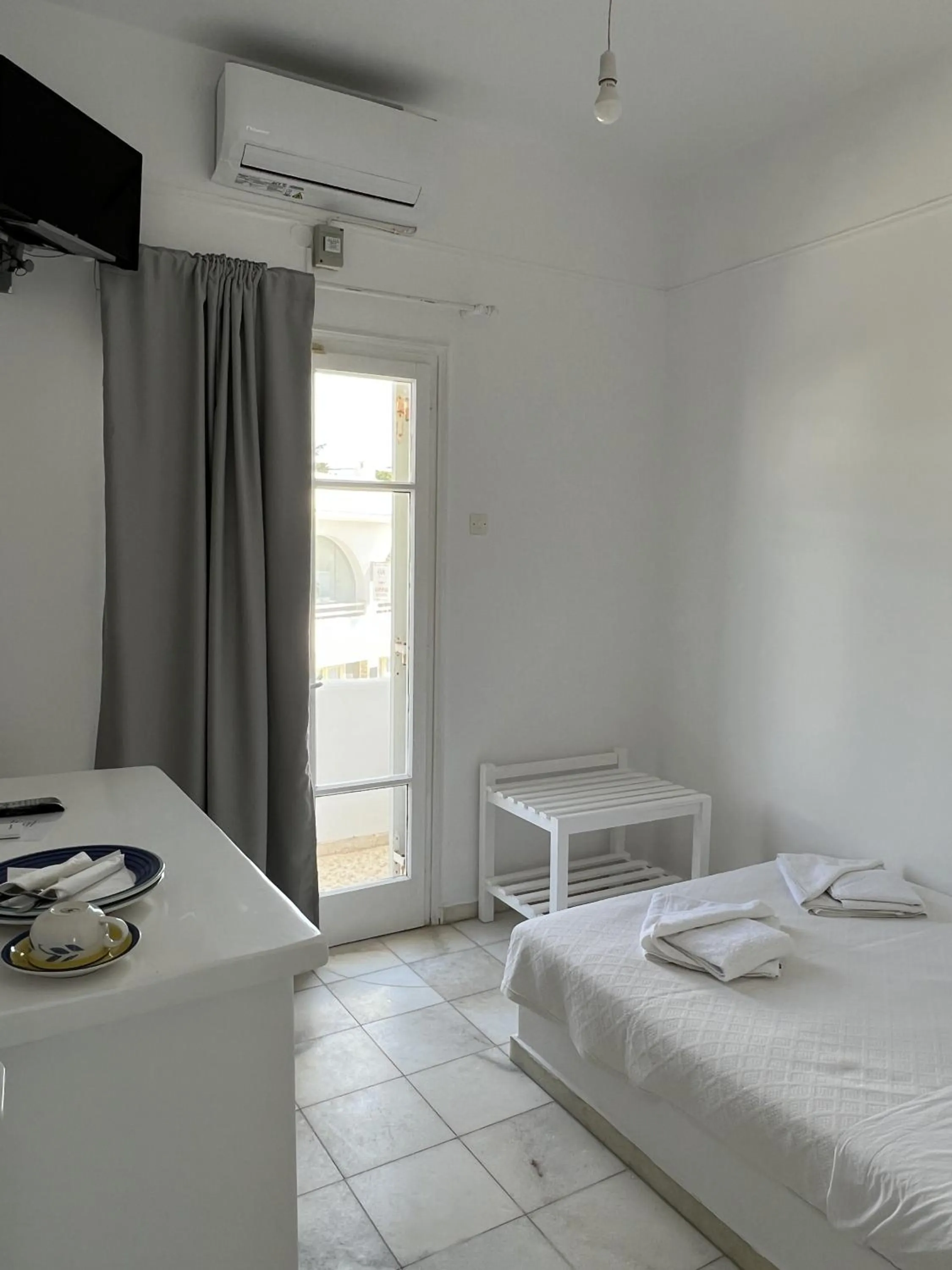 Street view, Bed in Hotel Anezina