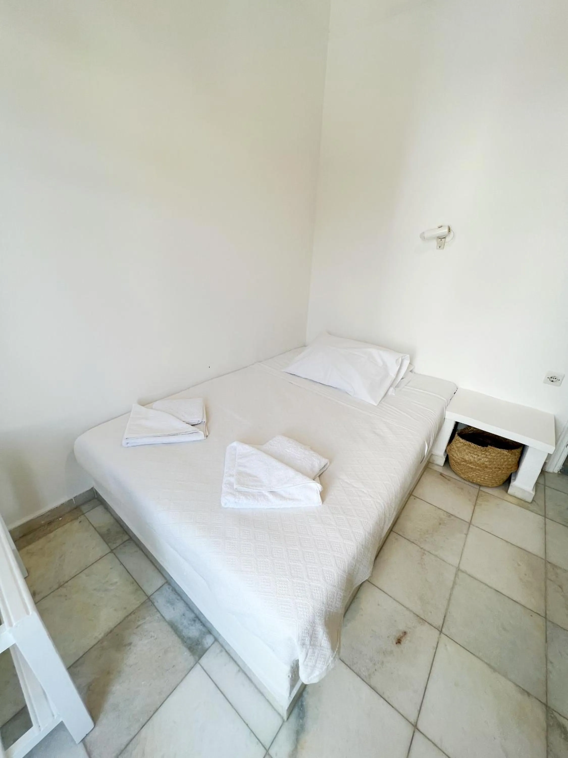 Street view, Bed in Hotel Anezina