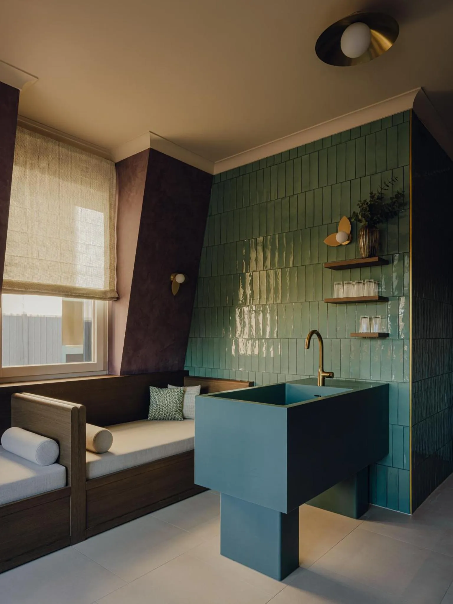 Spa and wellness centre/facilities, Bed in Design Hotel zum Hirschen Salzburg