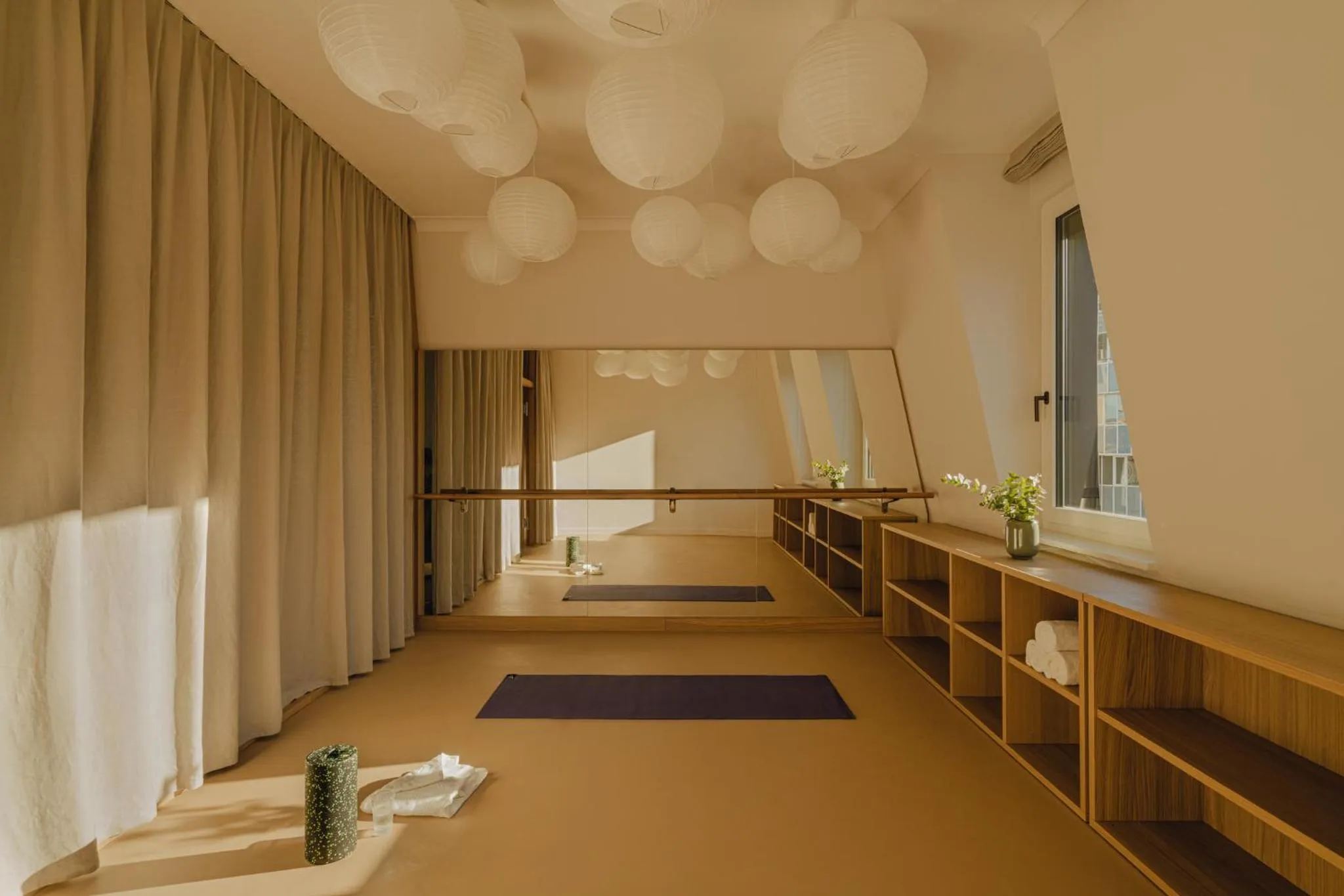 Fitness centre/facilities, Bed in Design Hotel zum Hirschen Salzburg