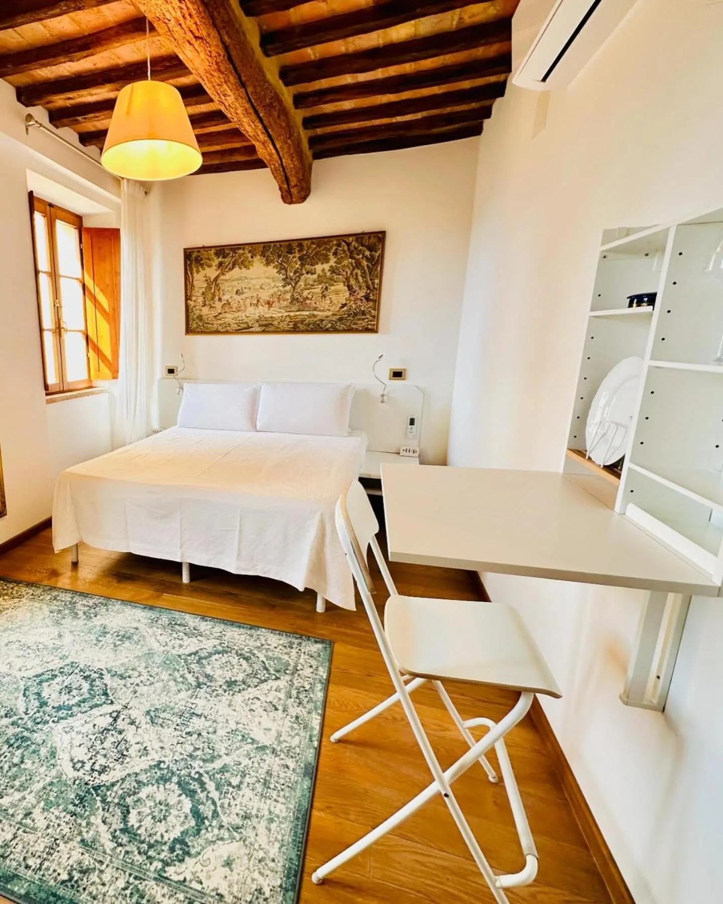 Seating area, Bed in TRUFFLE'N'BED