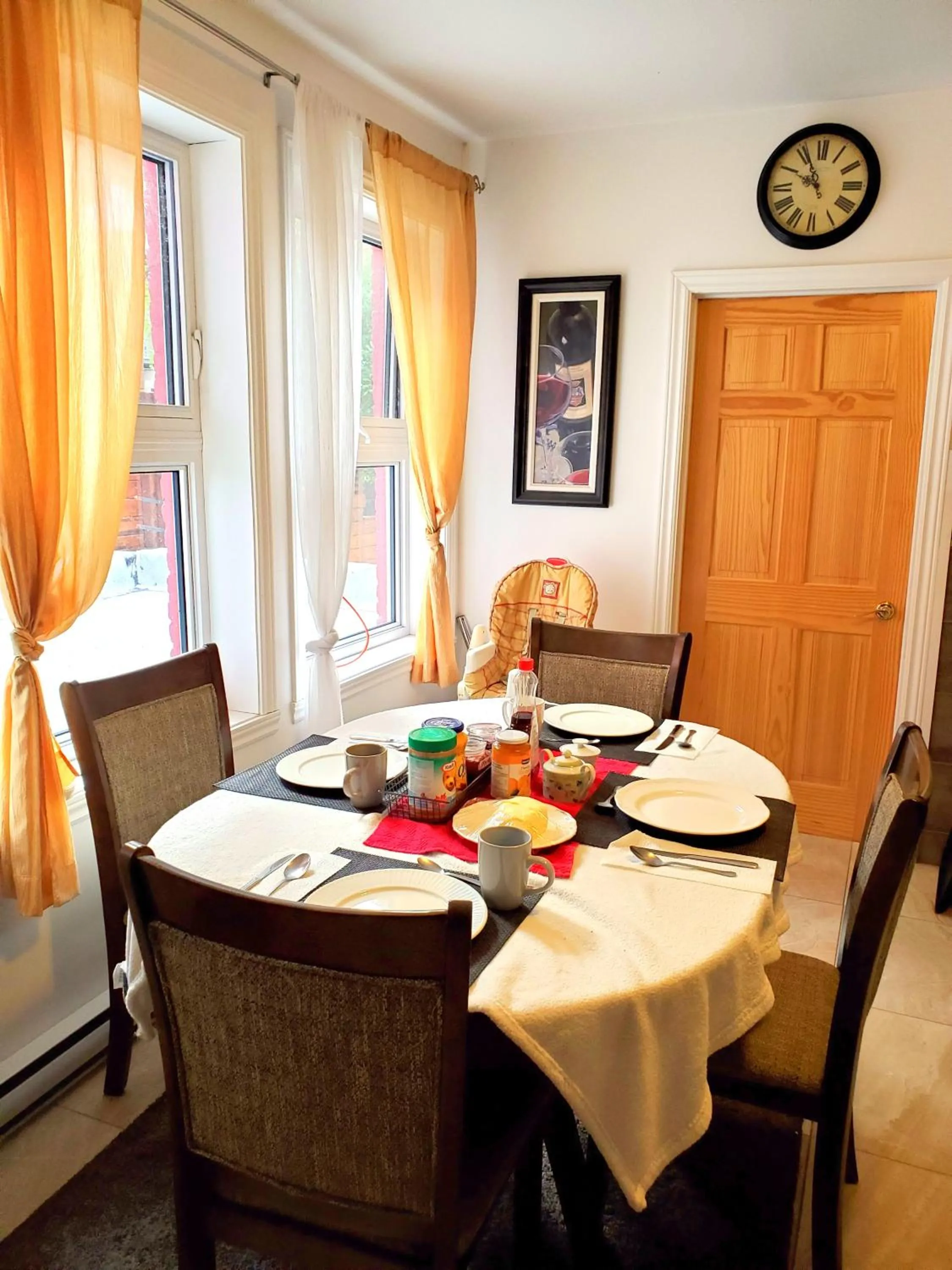 Dining area in Maison Montplaisir