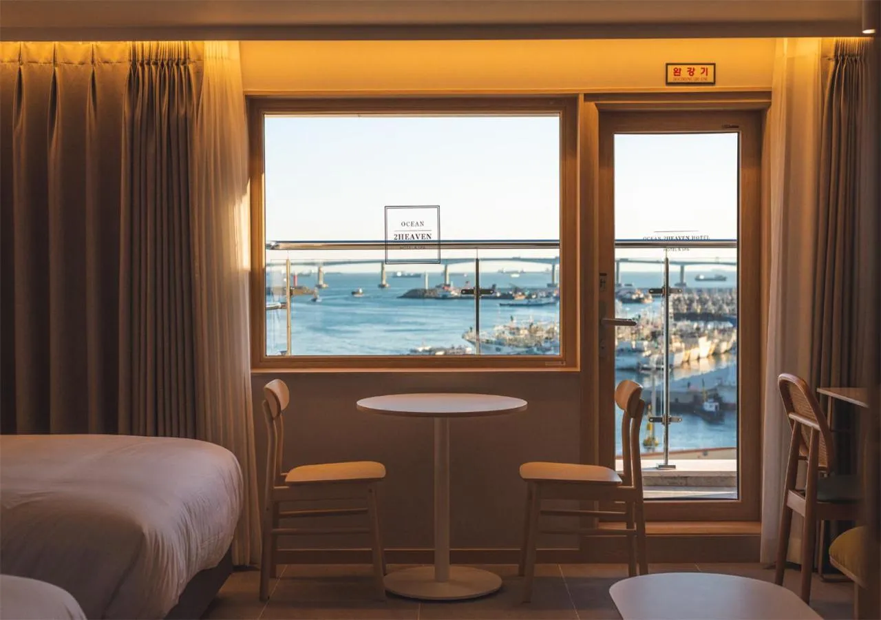 Balcony/Terrace, Bed in Nampo Ocean2Heaven Hotel& Spa