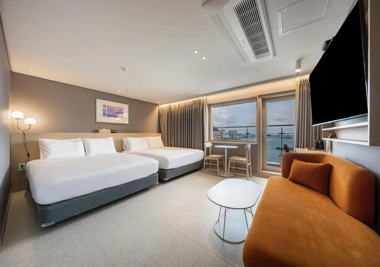 Living room, Bed in Nampo Ocean2Heaven Hotel& Spa