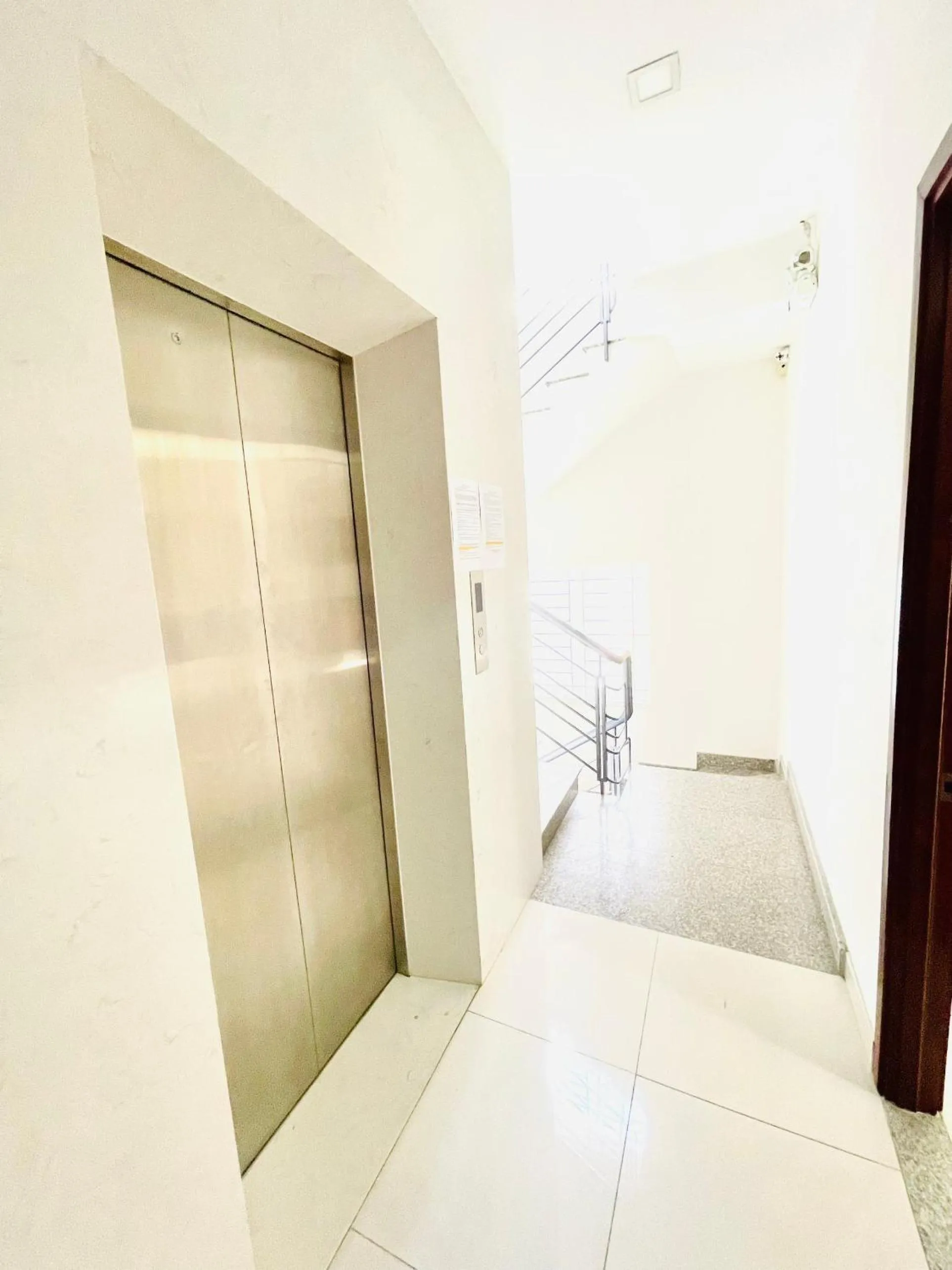 elevator in EMERALD APARTMENTS