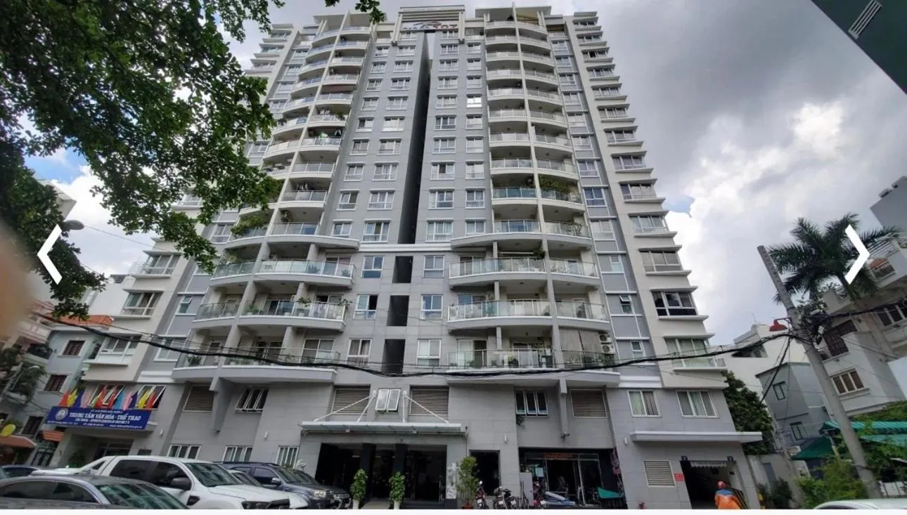 Neighbourhood in EMERALD APARTMENTS