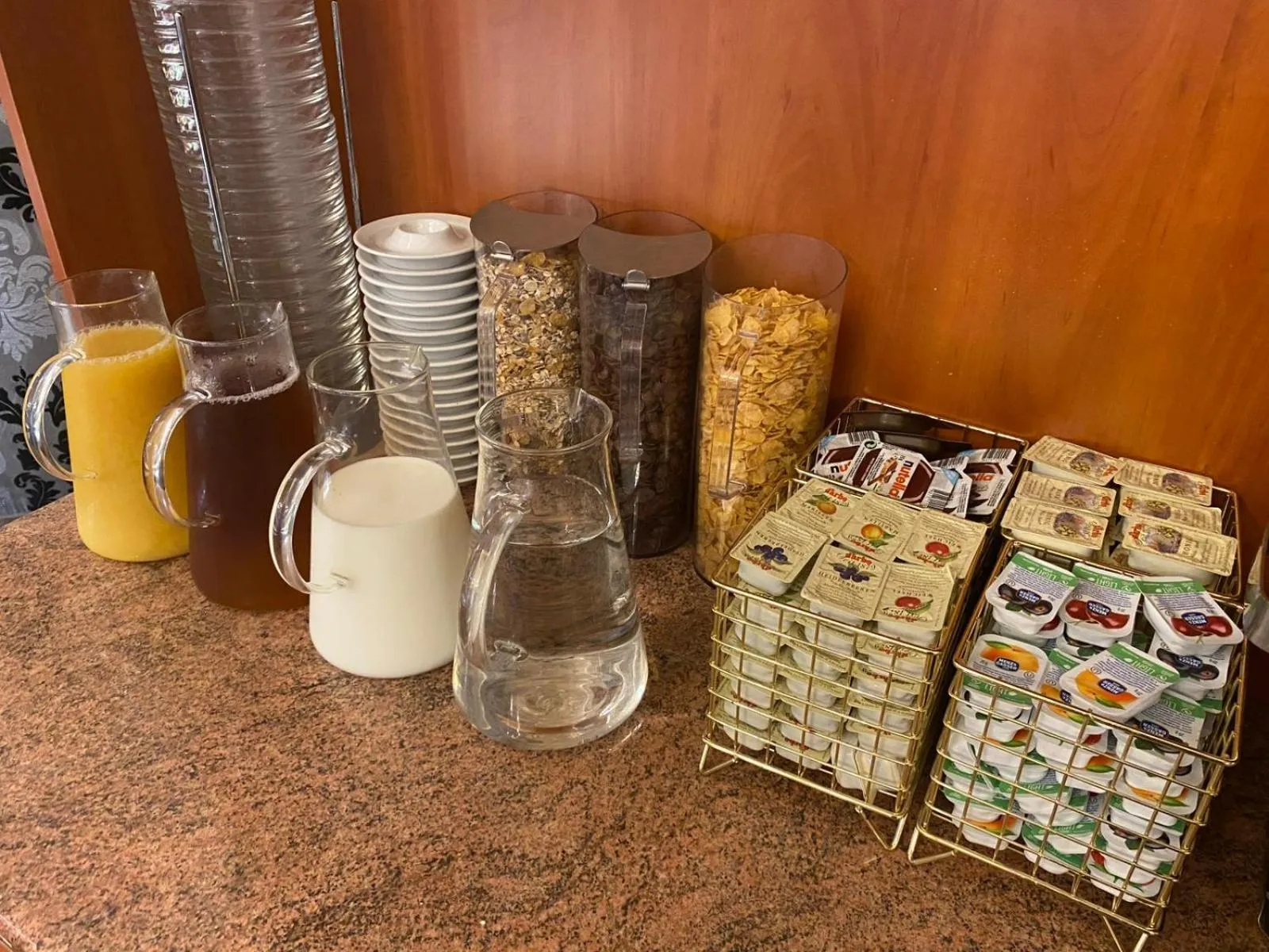 Food and drinks in Hotel Pension Excellence