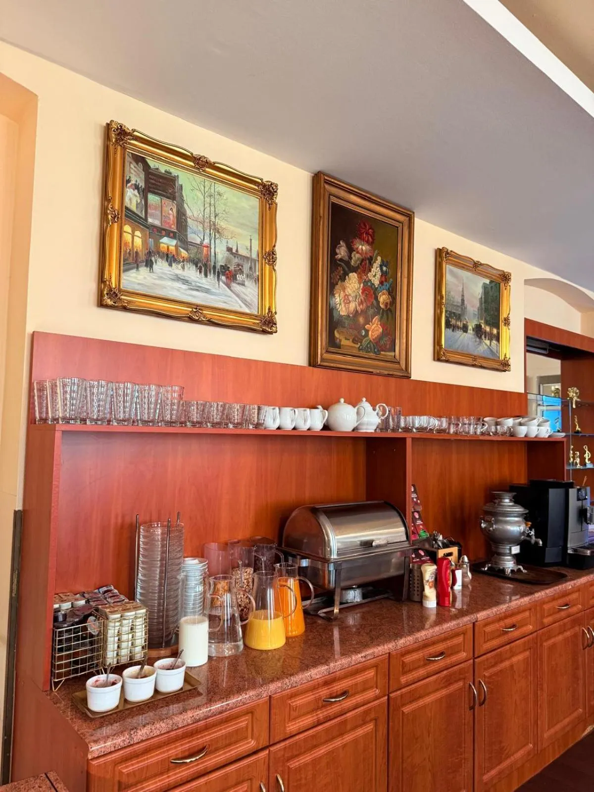 Breakfast in Hotel Pension Excellence