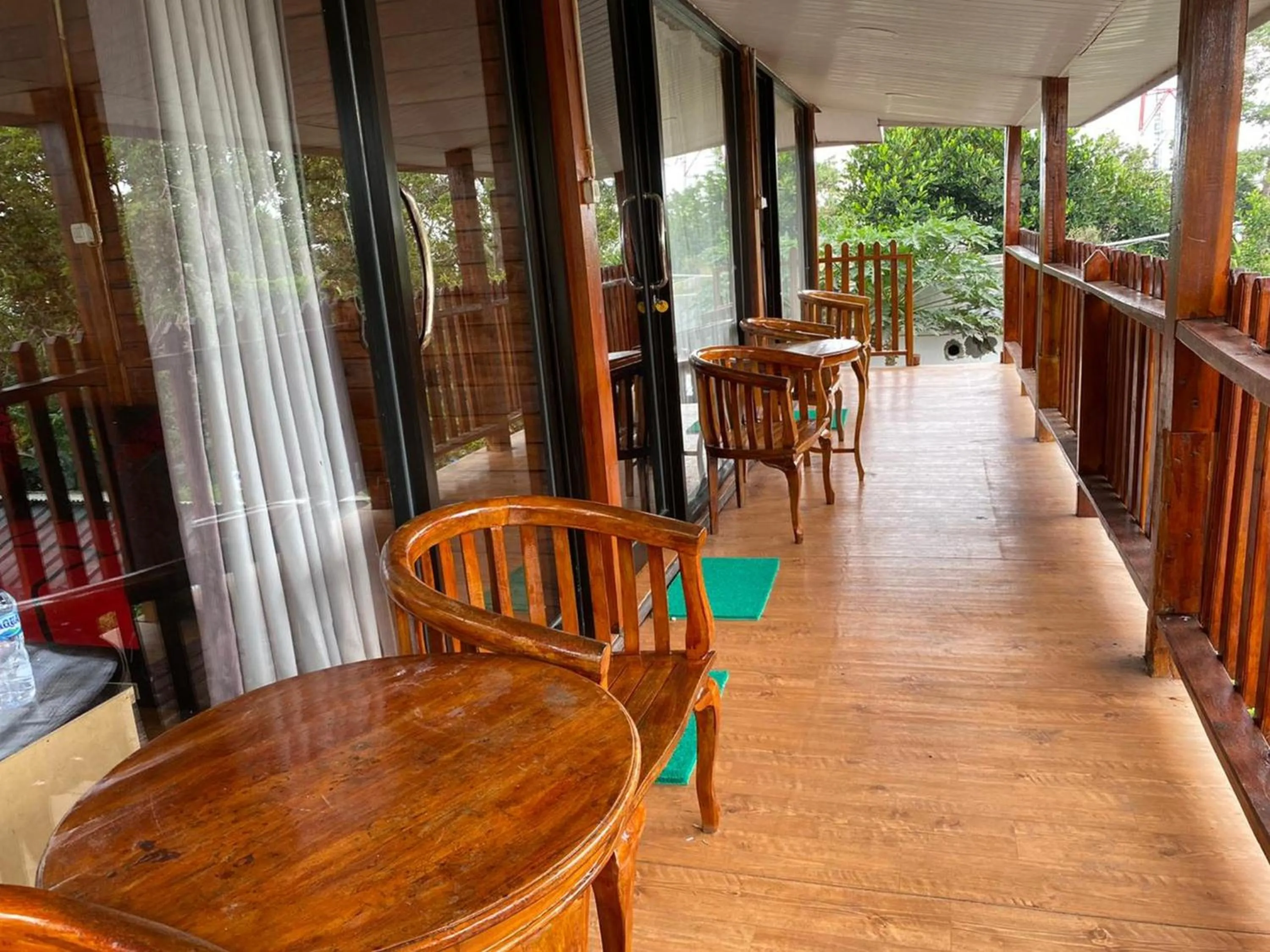 Balcony/Terrace in RedDoorz Plus at Puncak Mas Cottage Lampung