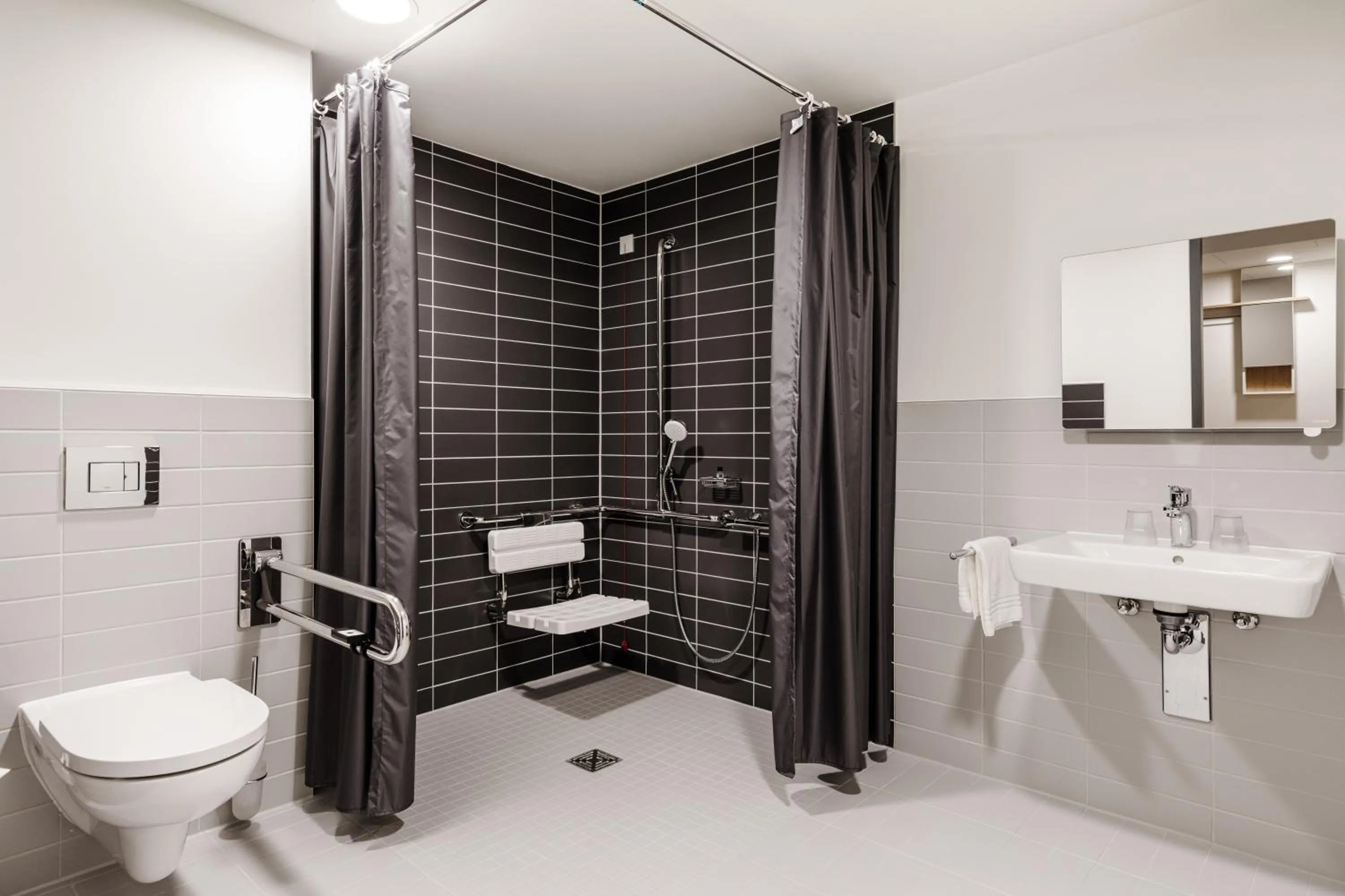 Shower in smartments Mannheim Hauptbahnhof