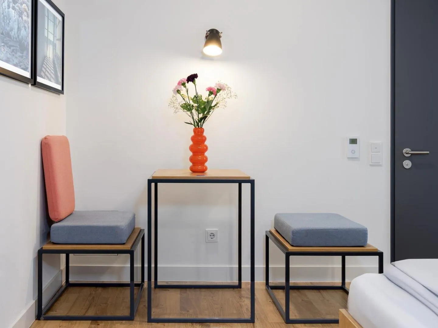 Seating area in smartments Mannheim Hauptbahnhof