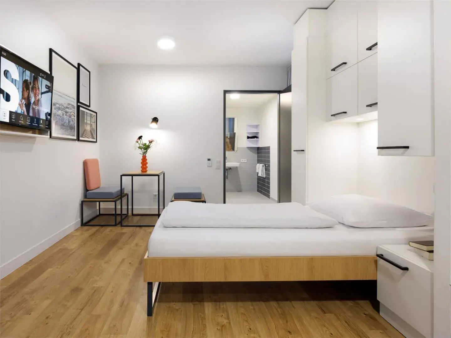 Two Adjacent Studio Apartments for Families in smartments Mannheim Hauptbahnhof Two Adjacent Studio Apartments for Families in smartments Mannheim Hauptbahnhof