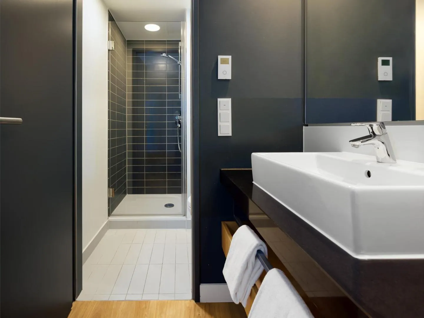 Shower in smartments Mannheim Hauptbahnhof