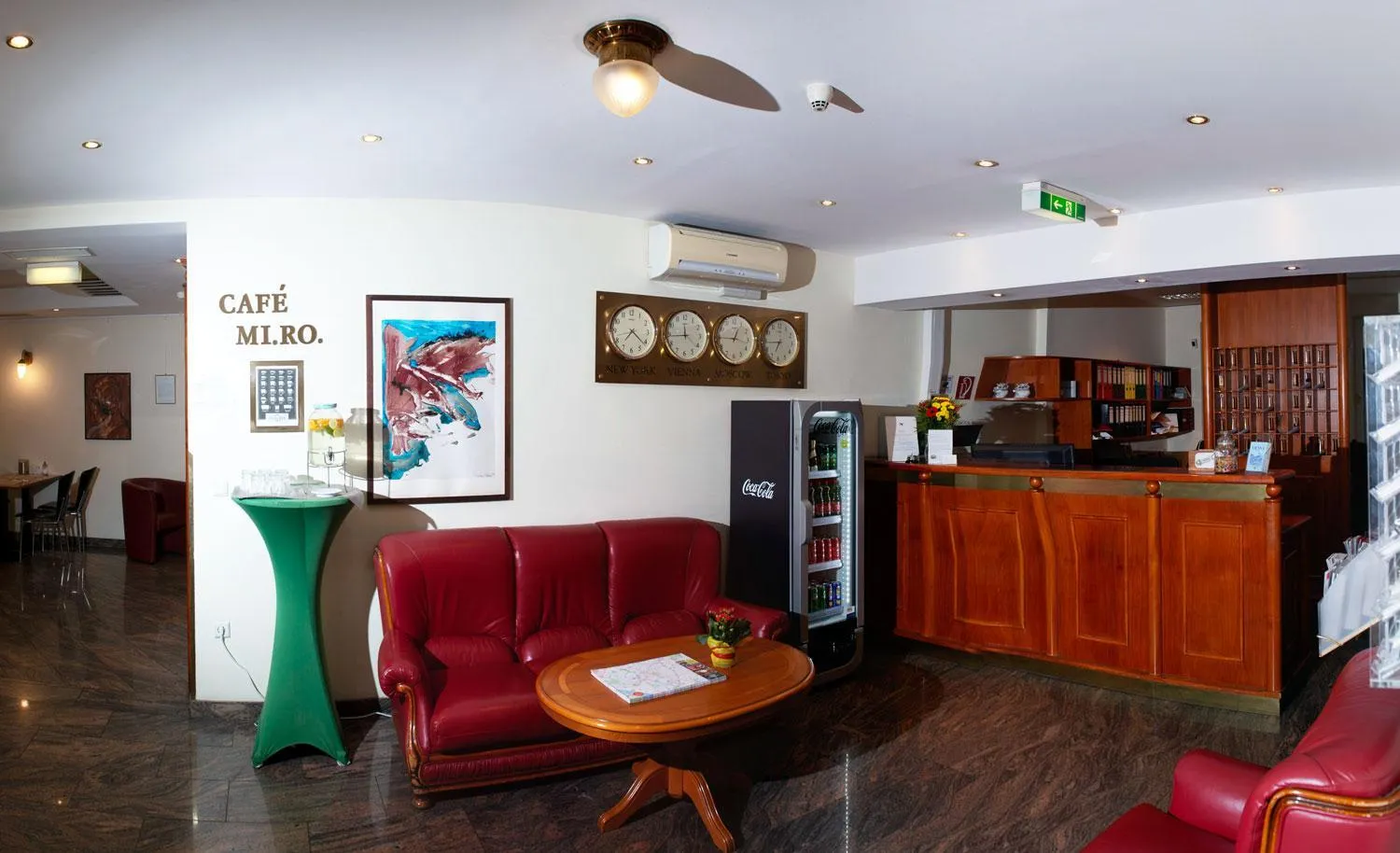 Lobby or reception in Suite Hotel 900 m zur Oper