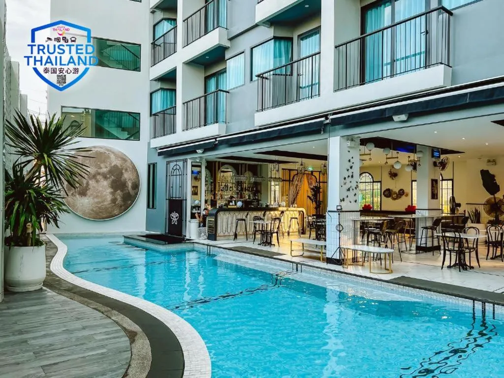 Ratri Hotel Phuket Old Town