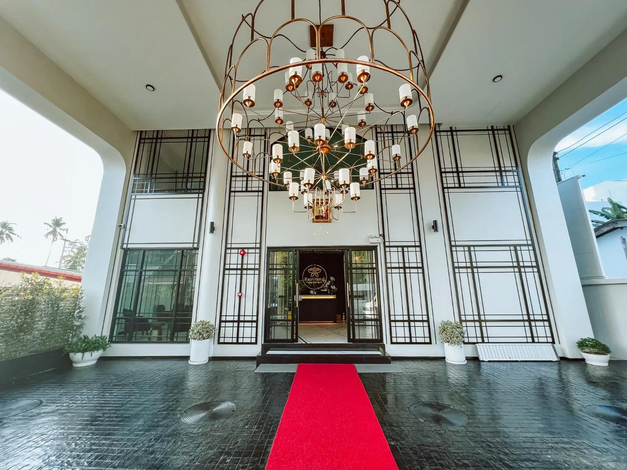 Property building in Ratri Hotel Phuket Old Town