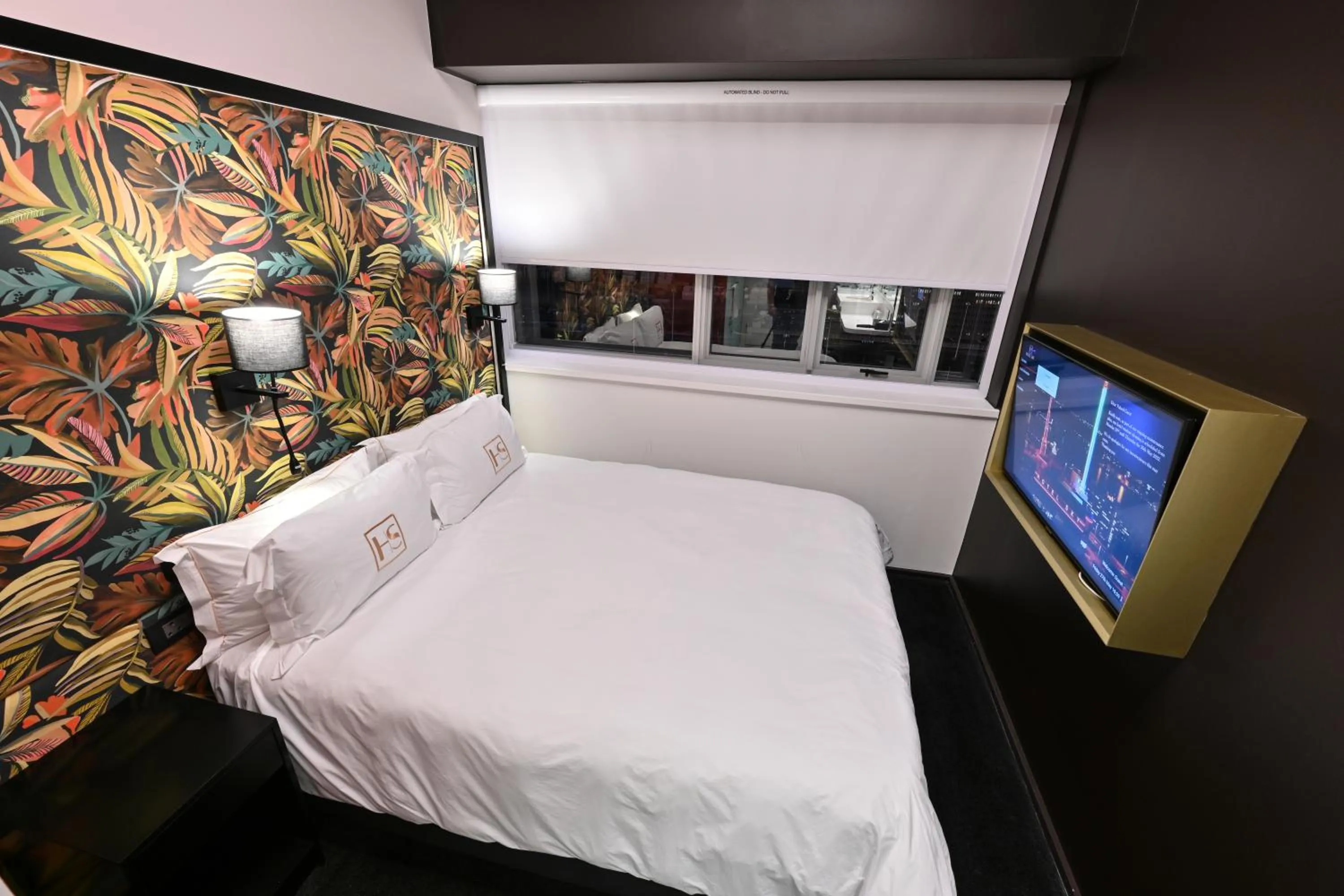 Bed in Hotel Sky Cape Town