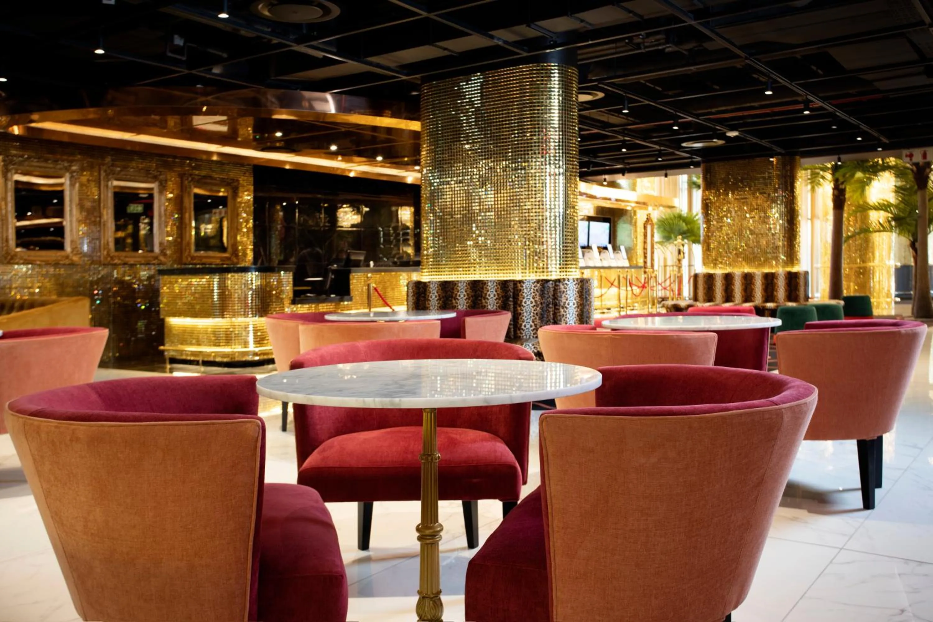 Lounge or bar in Hotel Sky Cape Town