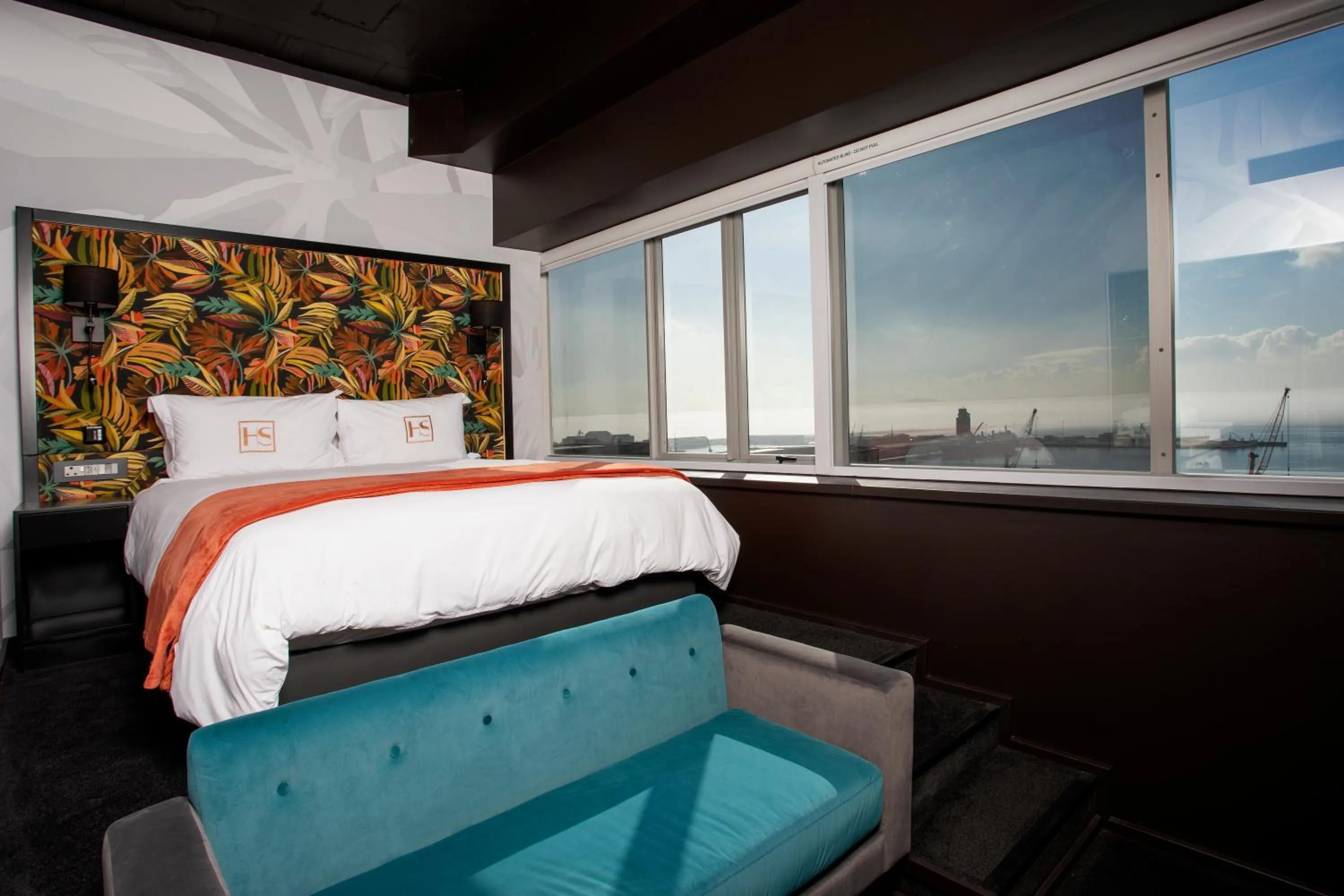 Bed in Hotel Sky Cape Town