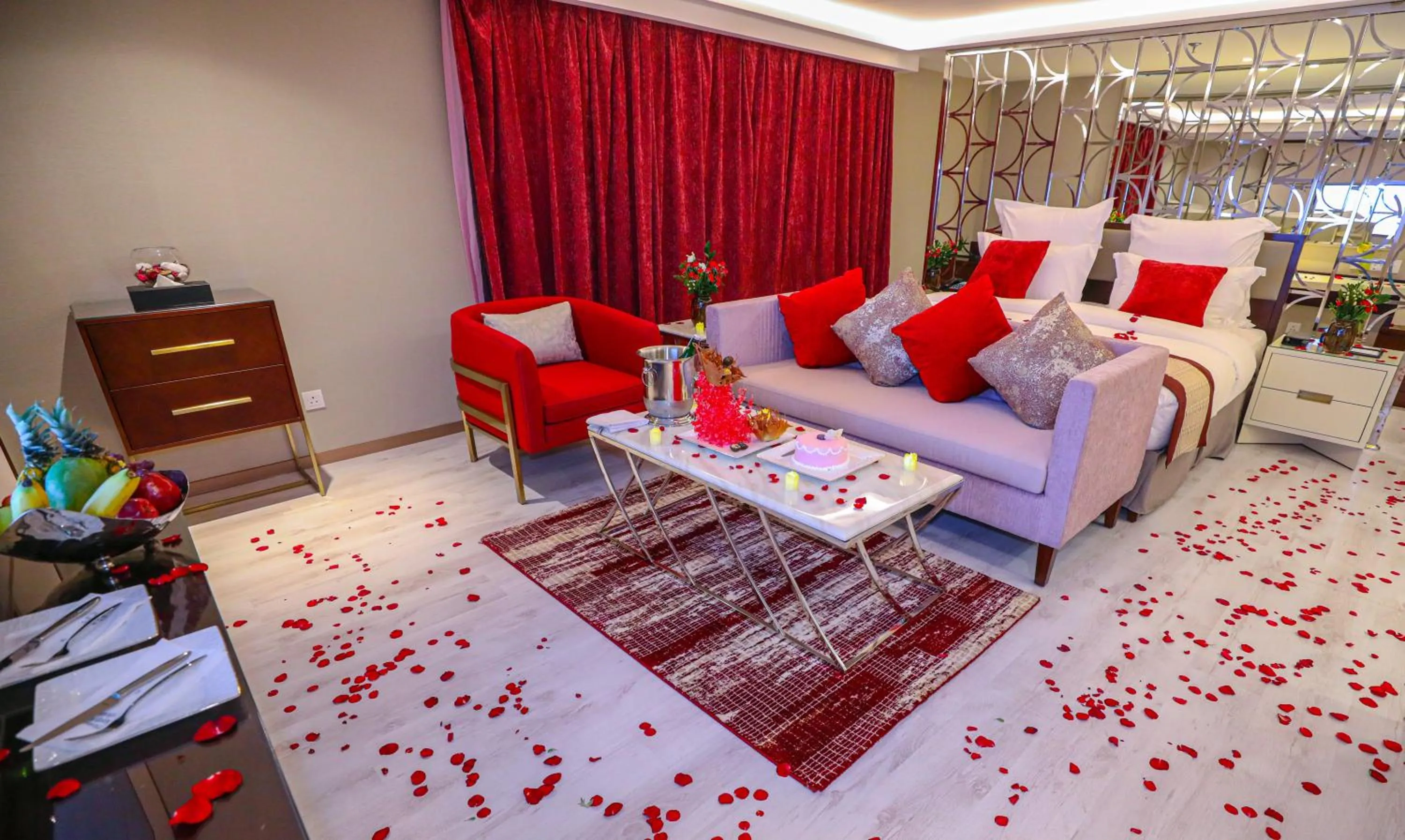 Living room in Cheerful Al Waha Unayzah Hotel